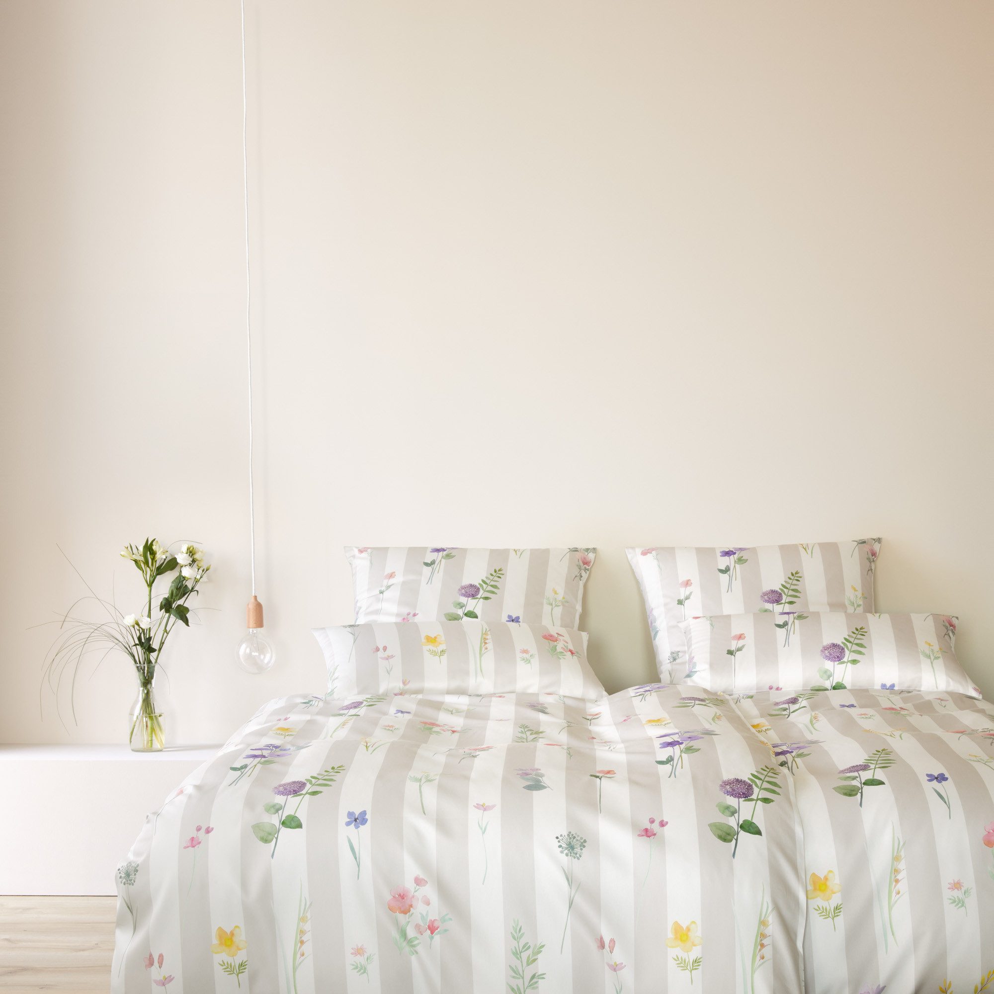 Elegante Bettwäsche Flowerstripe, Mako-Satin, 2 teilig, angenehmes Hautgefühl