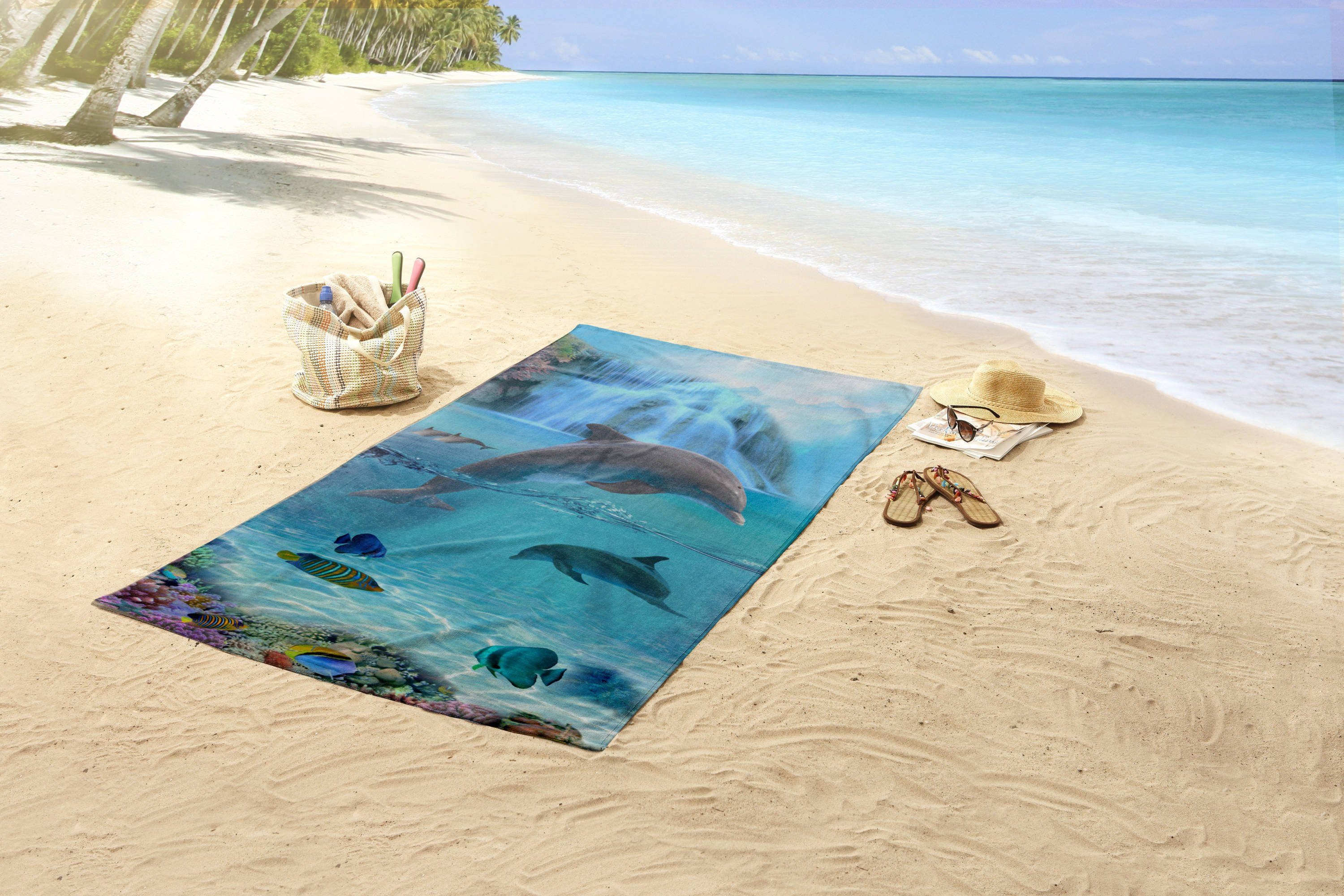 GMD Living Strandtuch WILL, Vorderseite und weiße Motiv: auf der Delfine Rückseite