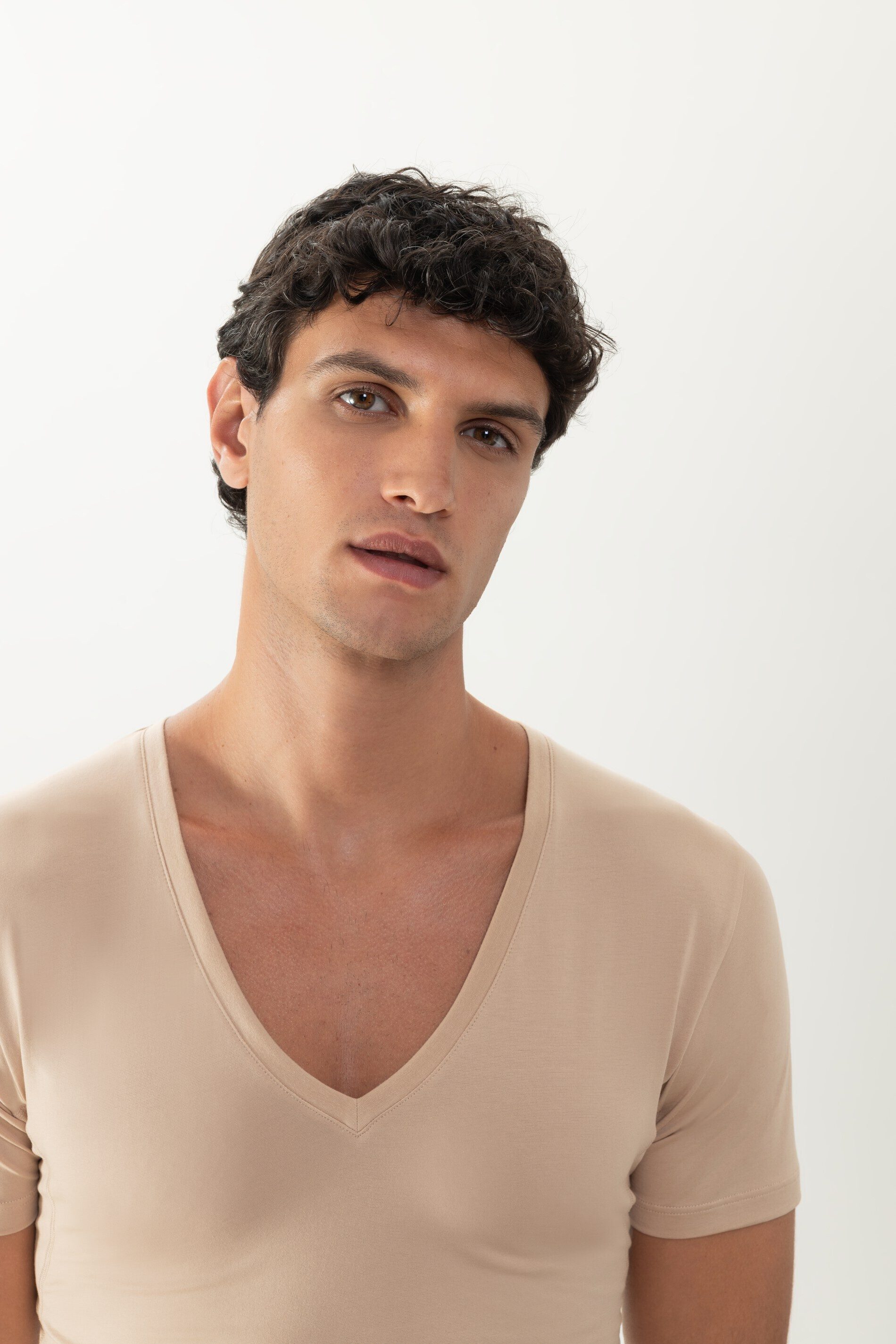 Mey Unterziehshirt Mey Herren V-Neck Serie Business Class Premium Uni (1-St) Das originale mey Drunterhemd - innovativ & hochfunktional
