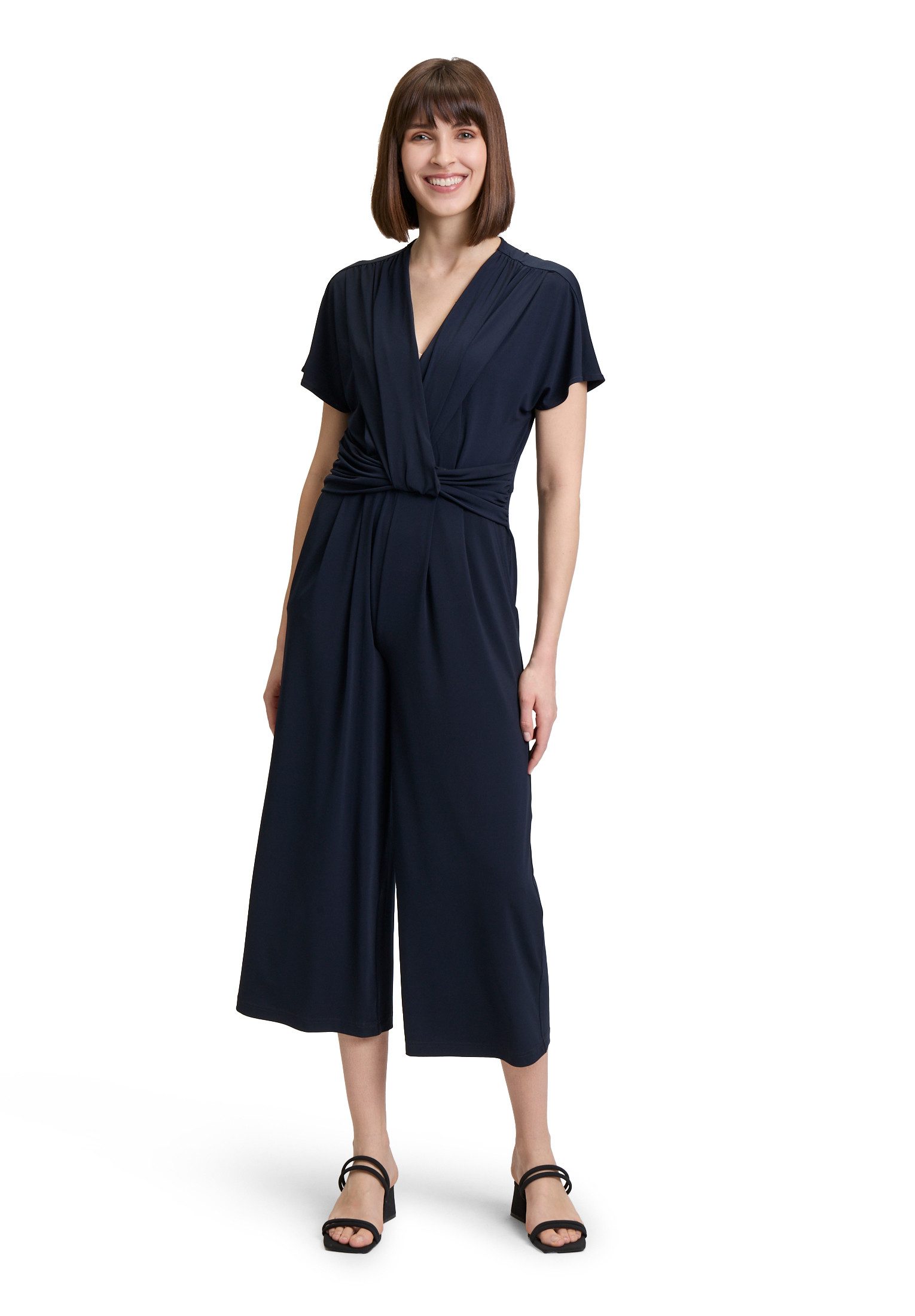 Betty Barclay Overall Betty Barclay Jumpsuit mit Eingrifftaschen (1-tlg) Form