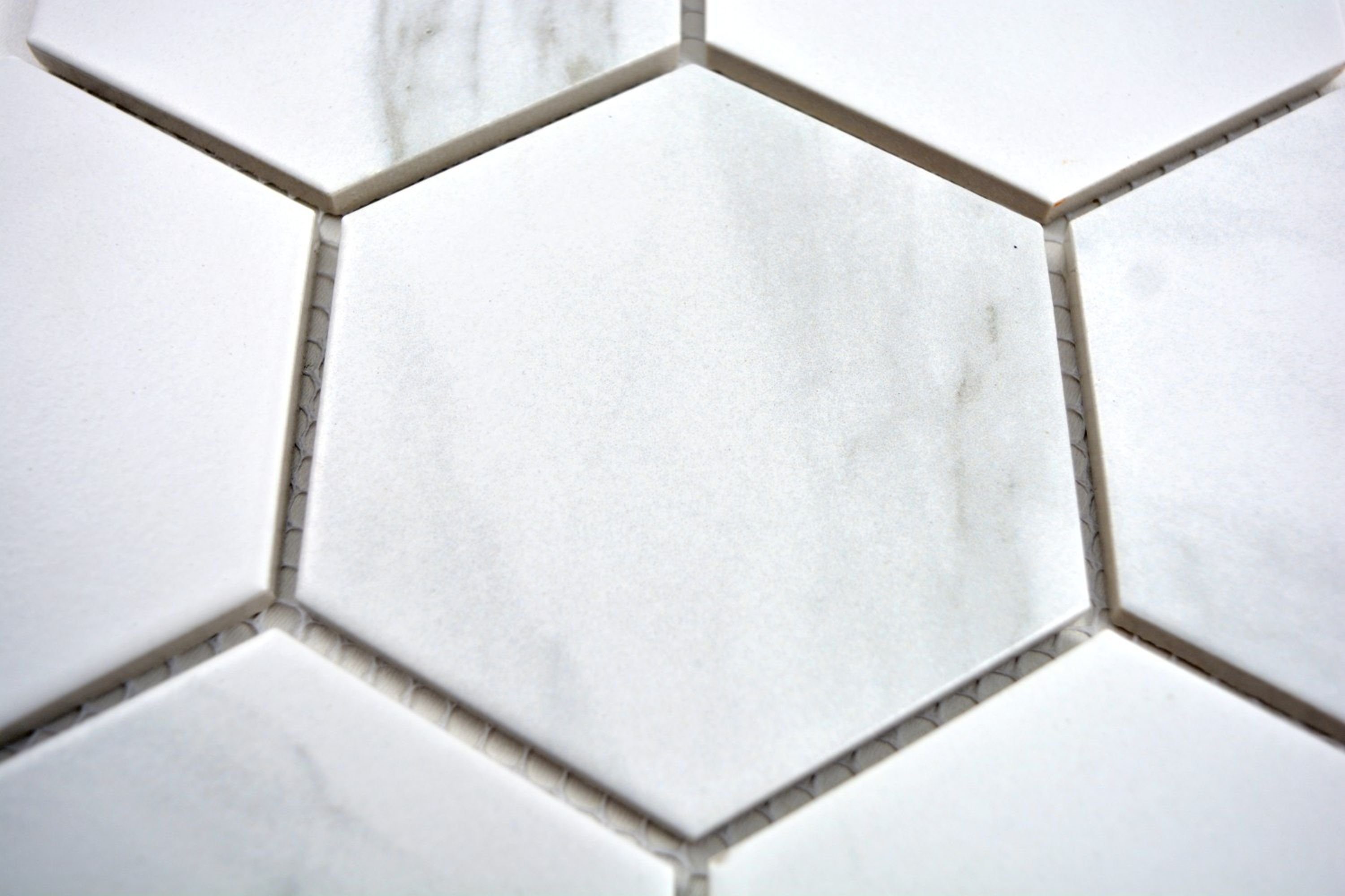 anthrazit Fliese weiß Mosaik Mosaikfliesen Sechseck Küche Wand Hexagonale Keramik Mosani