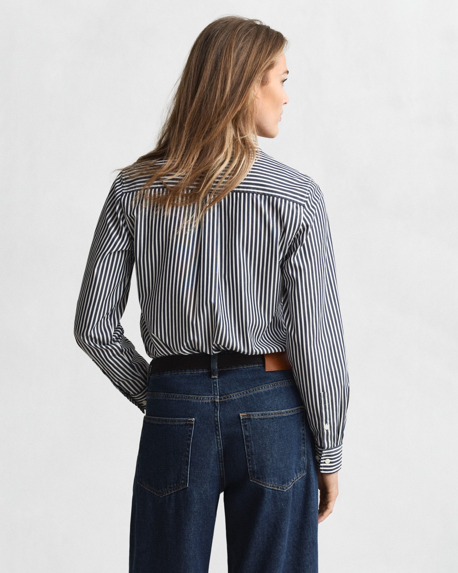 Gant Hemdbluse REG POPLIN STRIPED SHIRT mit einer kleinen Logostickerei auf der Brust