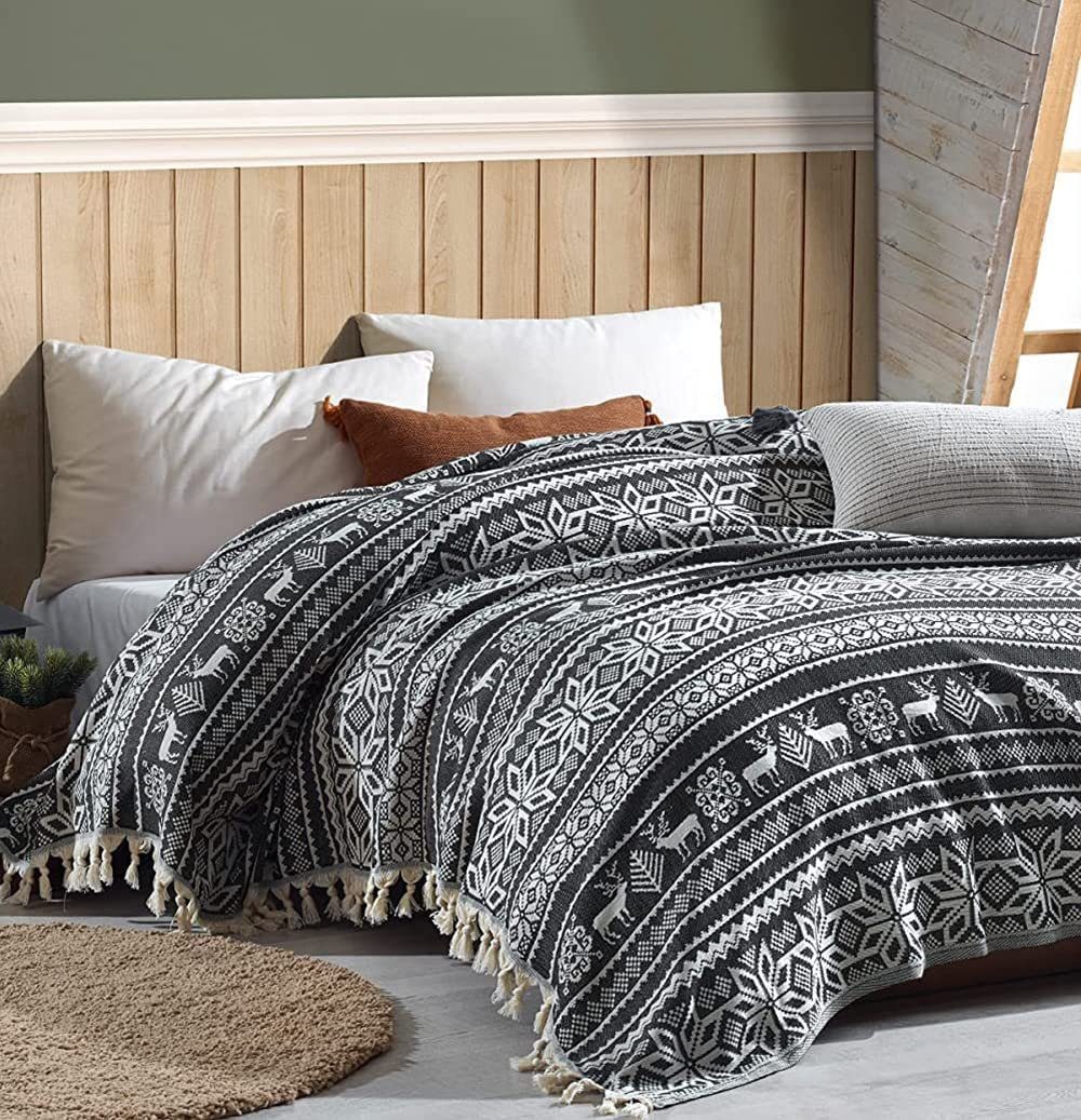 BOHORIA Tagesdecke BOHORIA® Premium Tagesdecke Nordic 200x240cm extra-groß, Kann für Bett, Sofa, Stuhl, Outdoor und Indoor genutzt werden.
