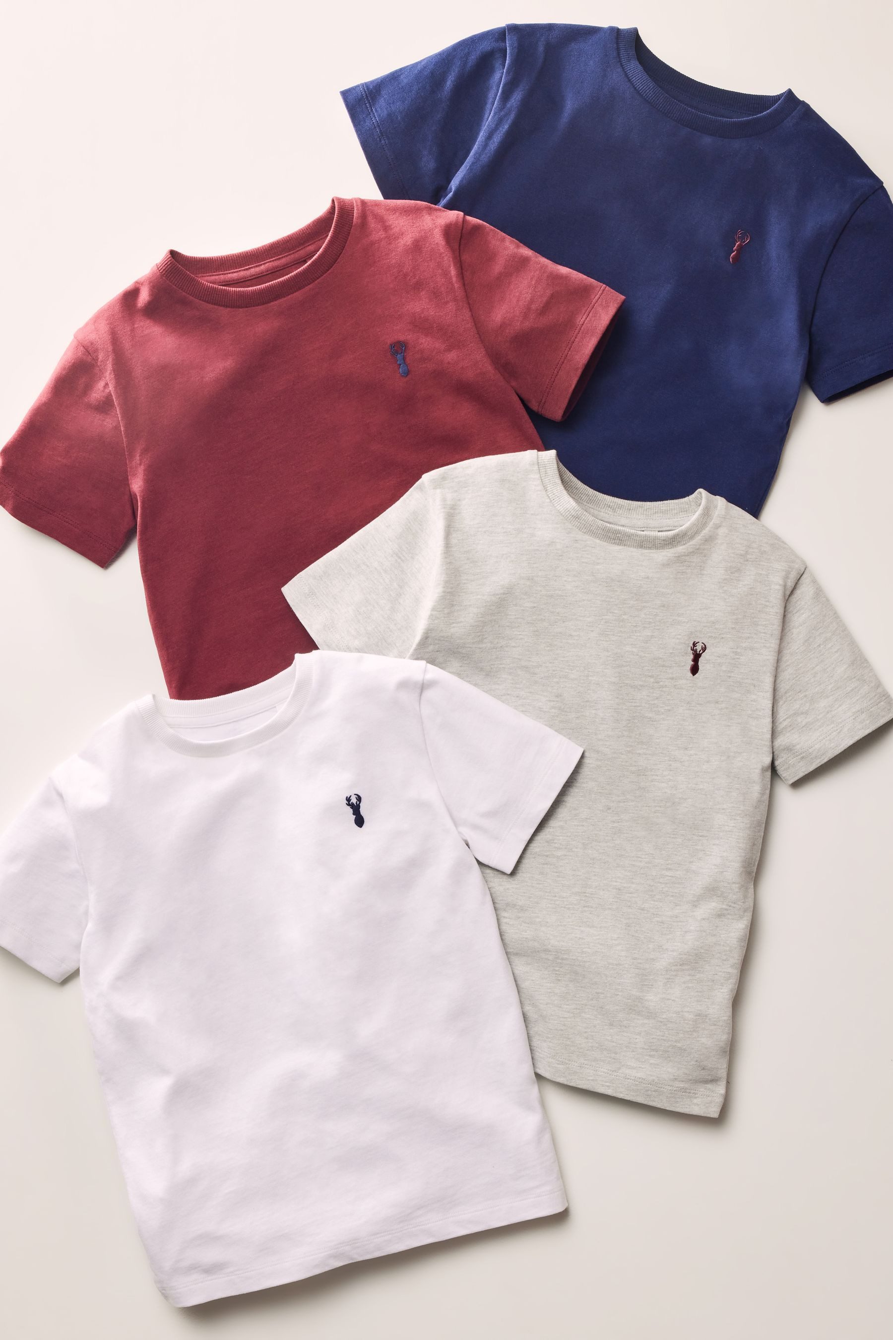 Next T-Shirt 4er-Pack Kurzarm-T-Shirts mit Hirsch-Stickerei (4-tlg) – Bild 4 von 4