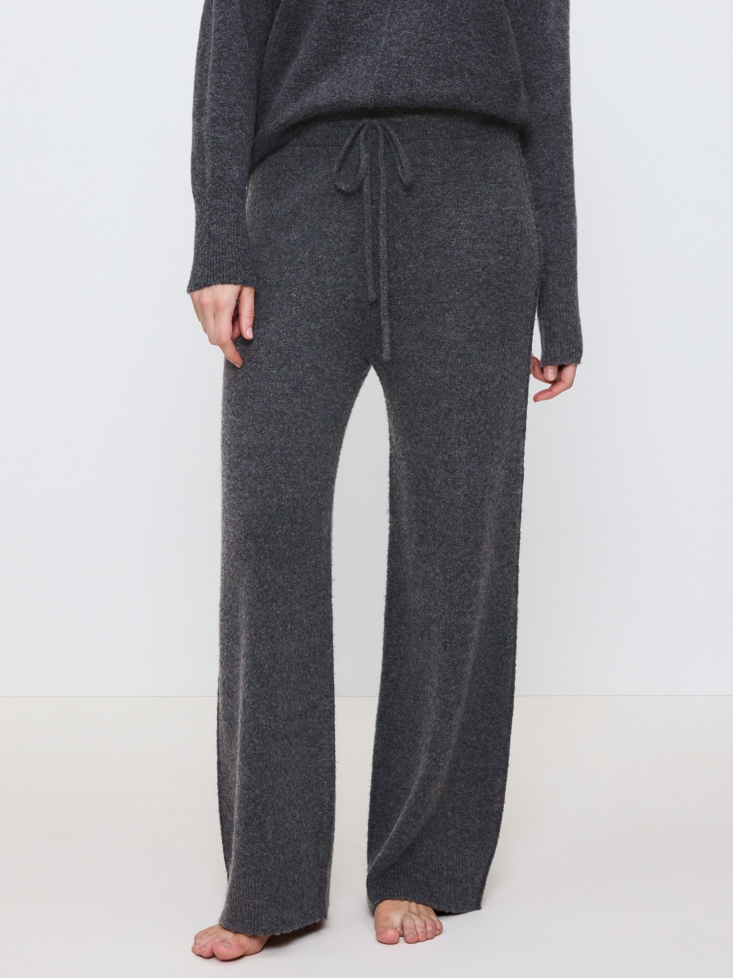 Triumph Pyjamashorts Amourette Cozy Trousers mit weitem Bein und verstellbarem Bund - gerippte Säume