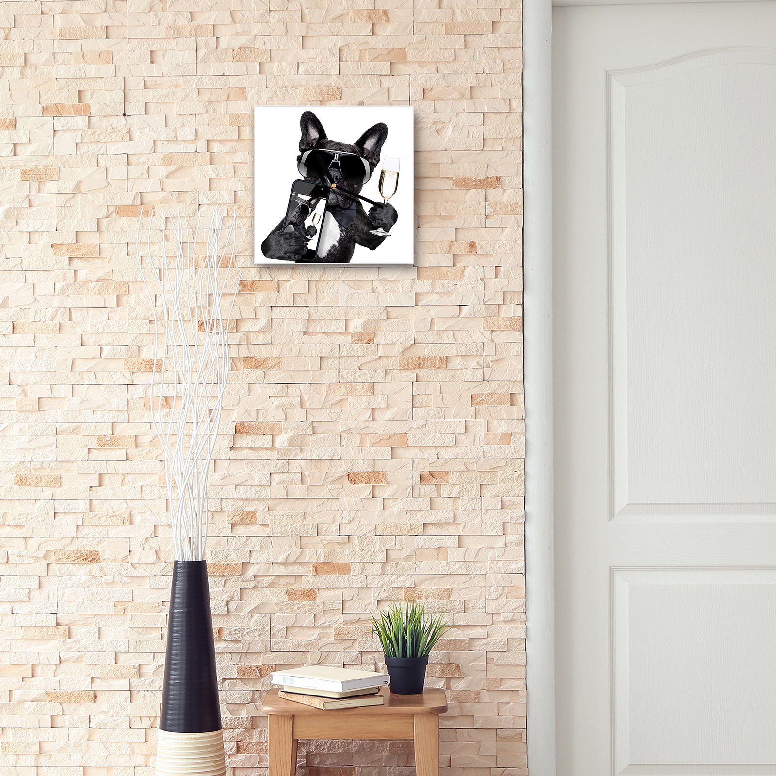 Primedeco Wanduhr Glasuhr Wanduhr Größe 30 Hund Wandkunst 30 mit Motiv Prosecco x Handy und cm mit