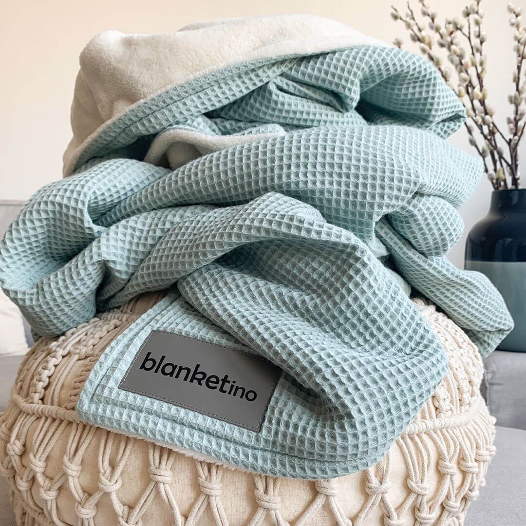 Wohndecke flauschige Kuscheldecke, wärmende Couchdecke, blanketino, Stilvolle Sofadecke, Überdecke in Minzgrün & Sandweiß, Decke