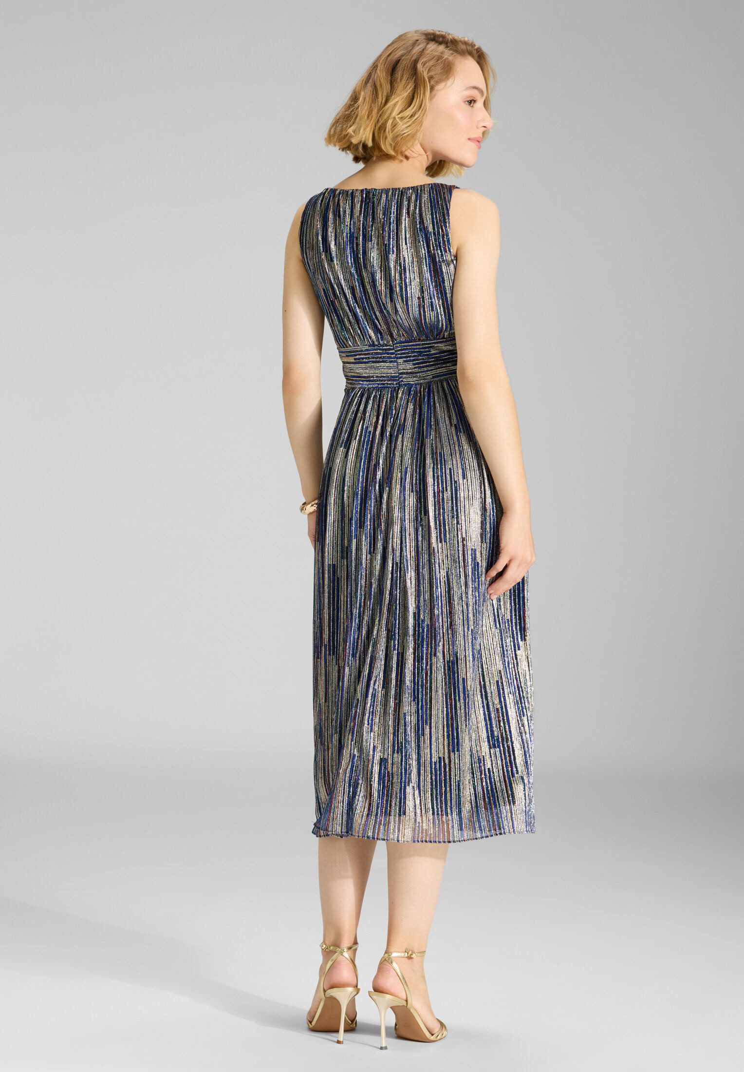SWING Cocktailkleid - Cocktailkleid aus Plissee Taillierter Schnitt mit ausgestelltem Rockteil