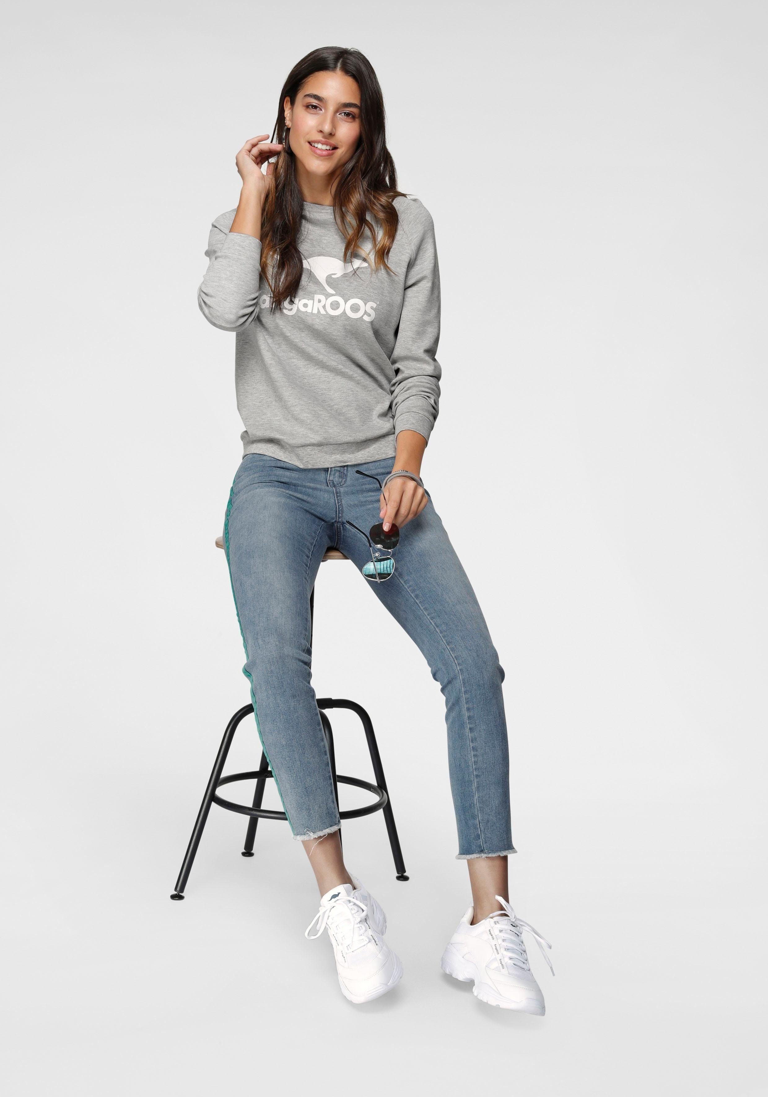 KangaROOS Sweater mit Label-Print hellgrau-meliert vorne großem