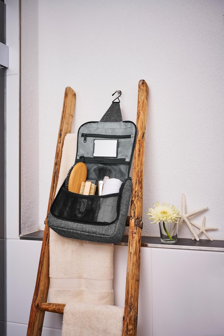REISENTHEL® Kulturbeutel toiletbag (1-tlg), großes Hauptfach, Stecktaschen, Reißverschlusstaschen, Spiegel innen – Bild 3 von 4