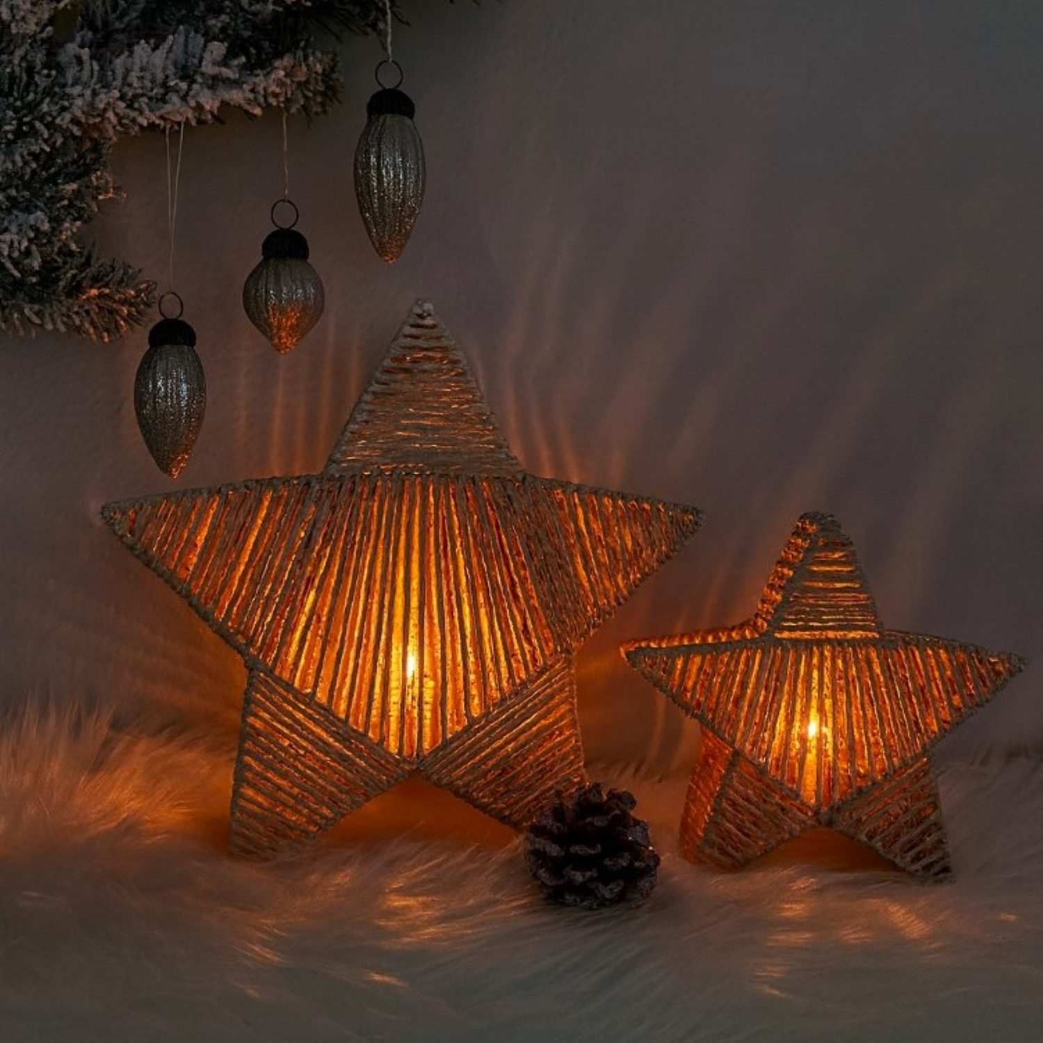 Online-Fuchs Kerzenhalter - 2er Set Windlicht Stern - Deko für Herbst, Winter & Weihnachten (Glaseinsatz für Teelichter oder kleine Stumpenkerzen, Deko für Wohnzimmer, Fensterbank und Sideboard), Kerzenständer, ähnlich einer Laterne