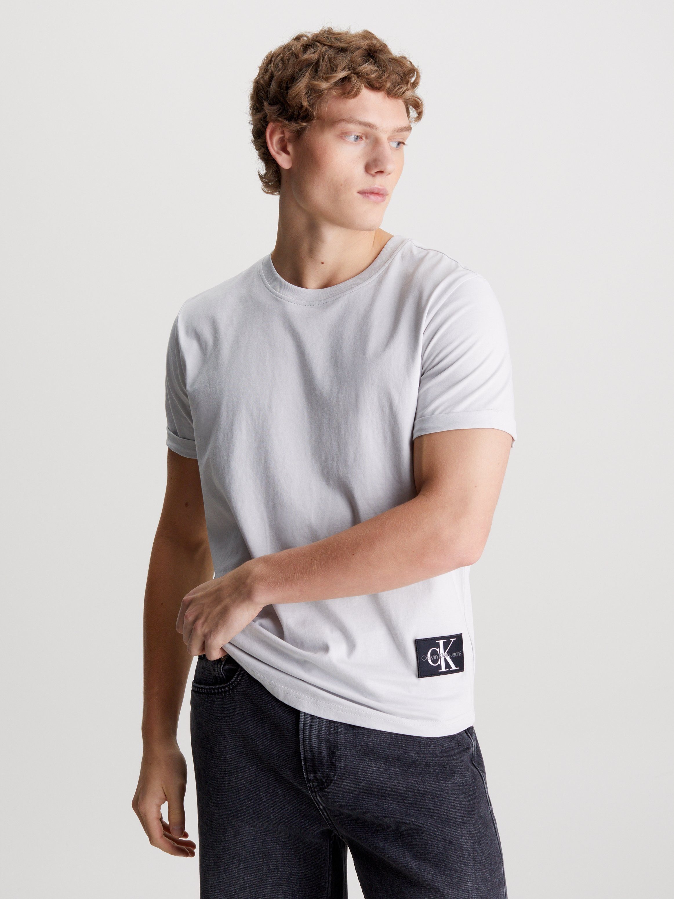 Calvin Klein Jeans T-Shirt BADGE TURN UP SLEEVE mit Logopatch
