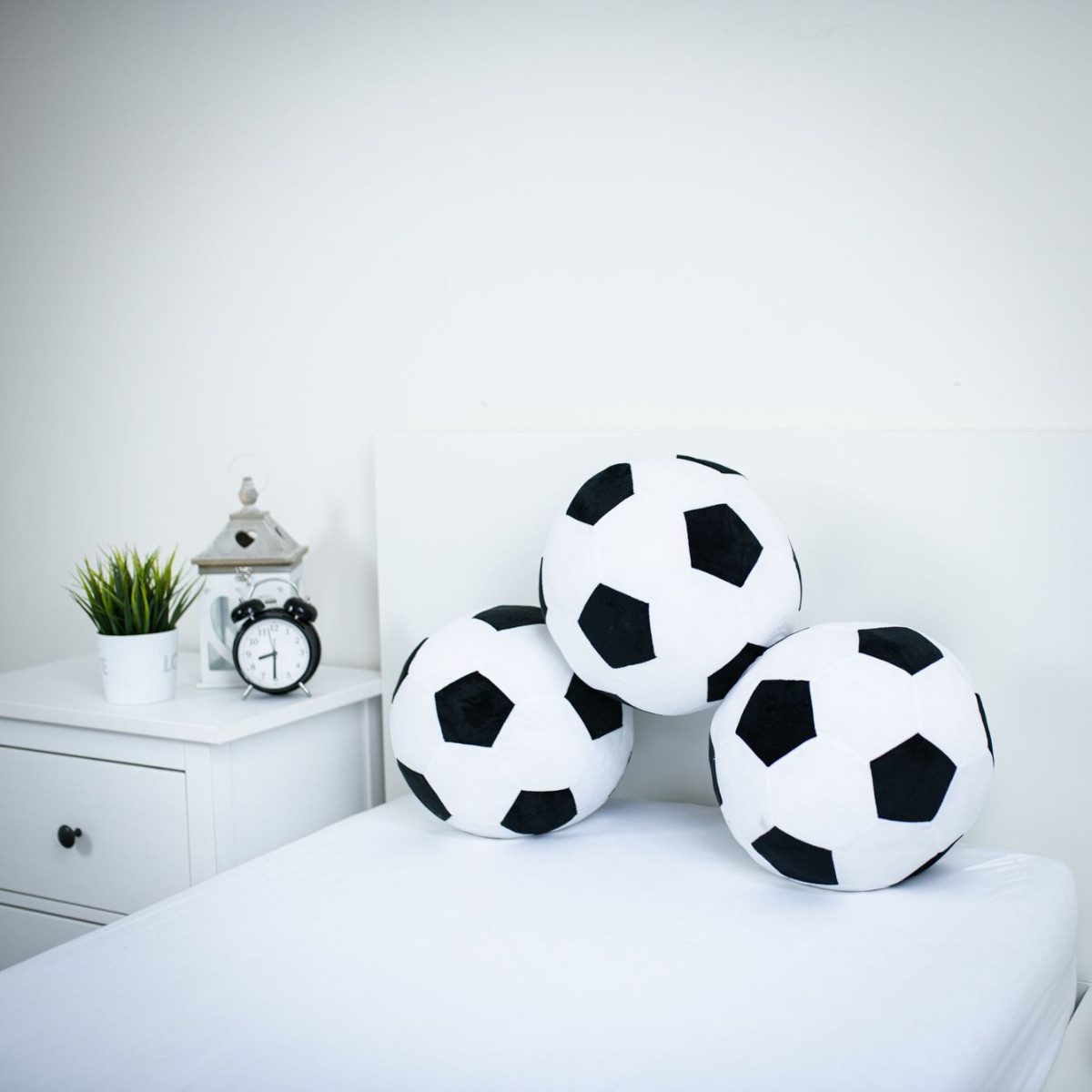Jerry Fabrics Dekokissen Football 3D Kuschelkissen Fußballkissen 41 cm dekoratives Formkissen