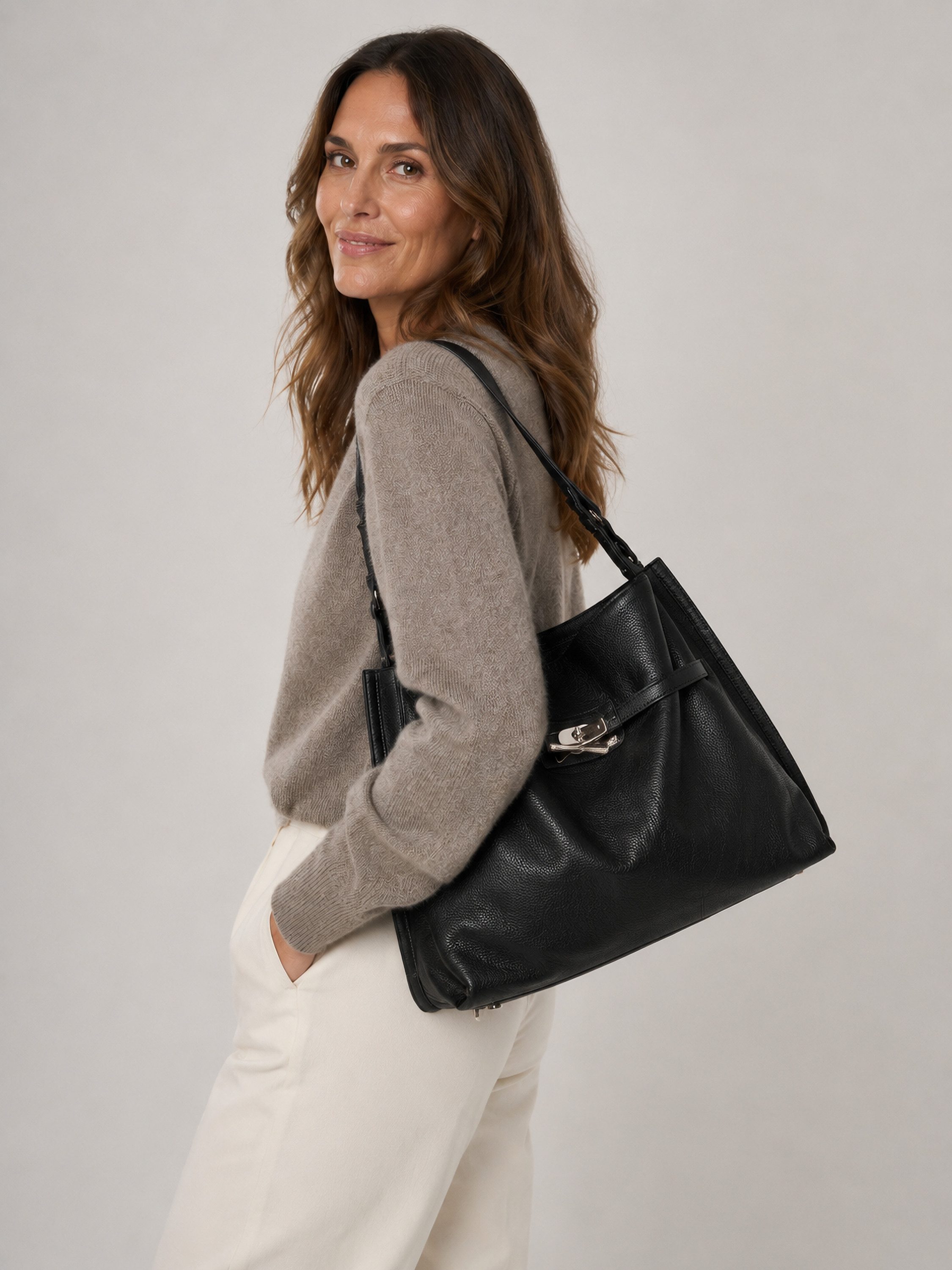 COLLEZIONE ALESSANDRO Schultertasche Milano, aus softem Leder, Made in Italy