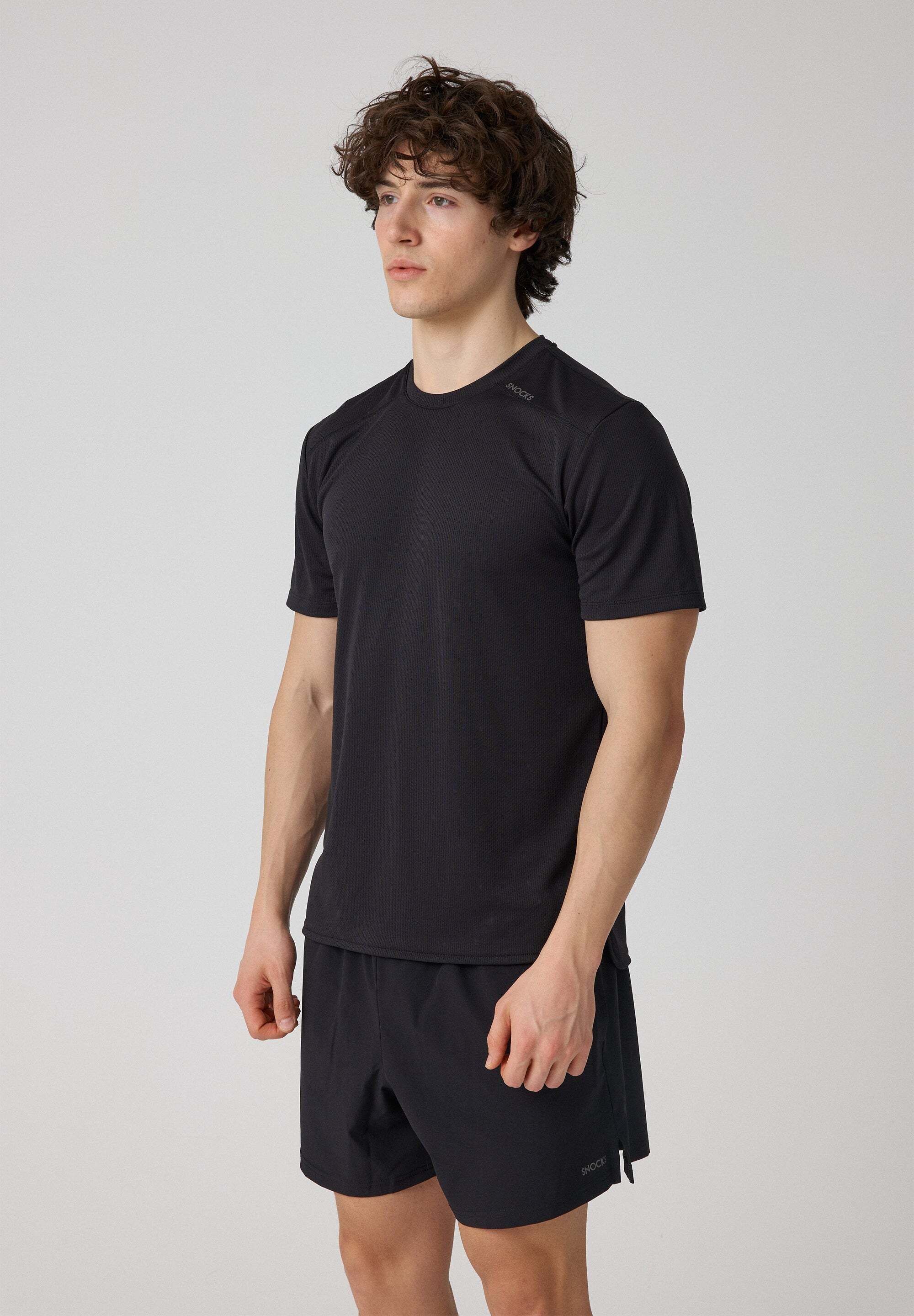 SNOCKS Trainingsshirt Sportshirt aus Mesh für Herren (1-tlg) ohne kratzende günstig online kaufen