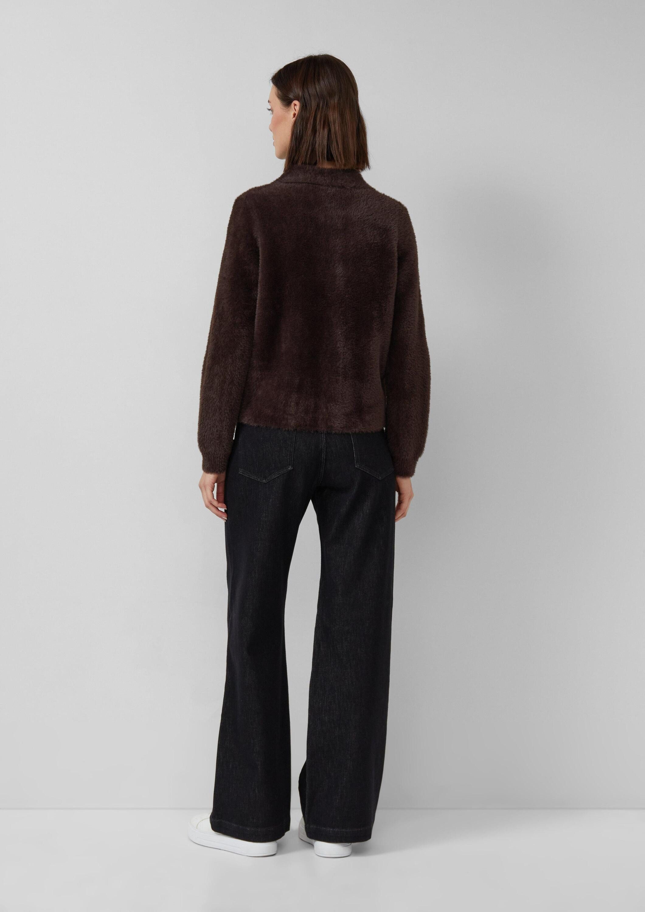 s.Oliver Cardigan Strickjacke Fake-Fur-Jacke mit goldfarbenen Knöpfen und aufgesetzten Taschen