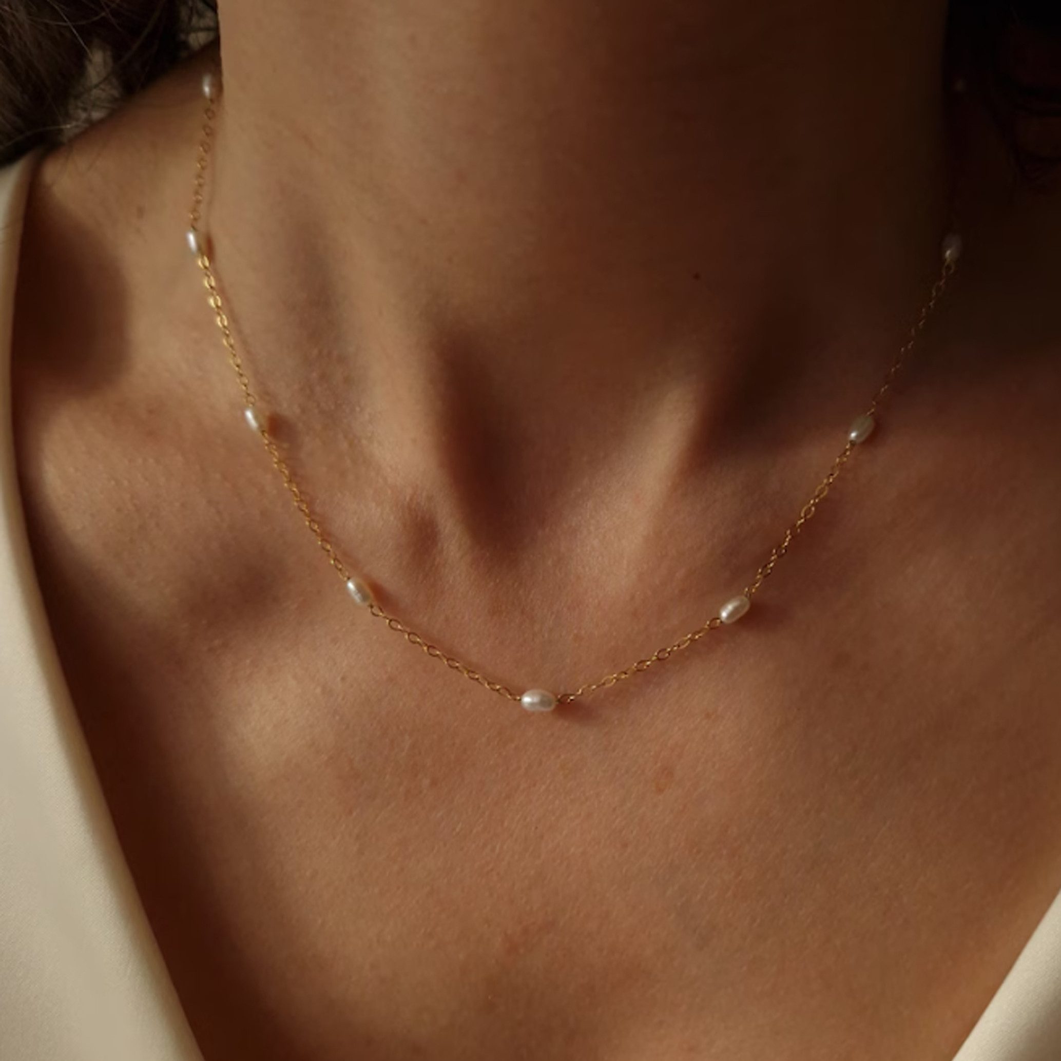 GOLDEN Perlenkette Gold gefüllt Süßwasserperlen Zierliche Perlenkette Hochzeitshalskette