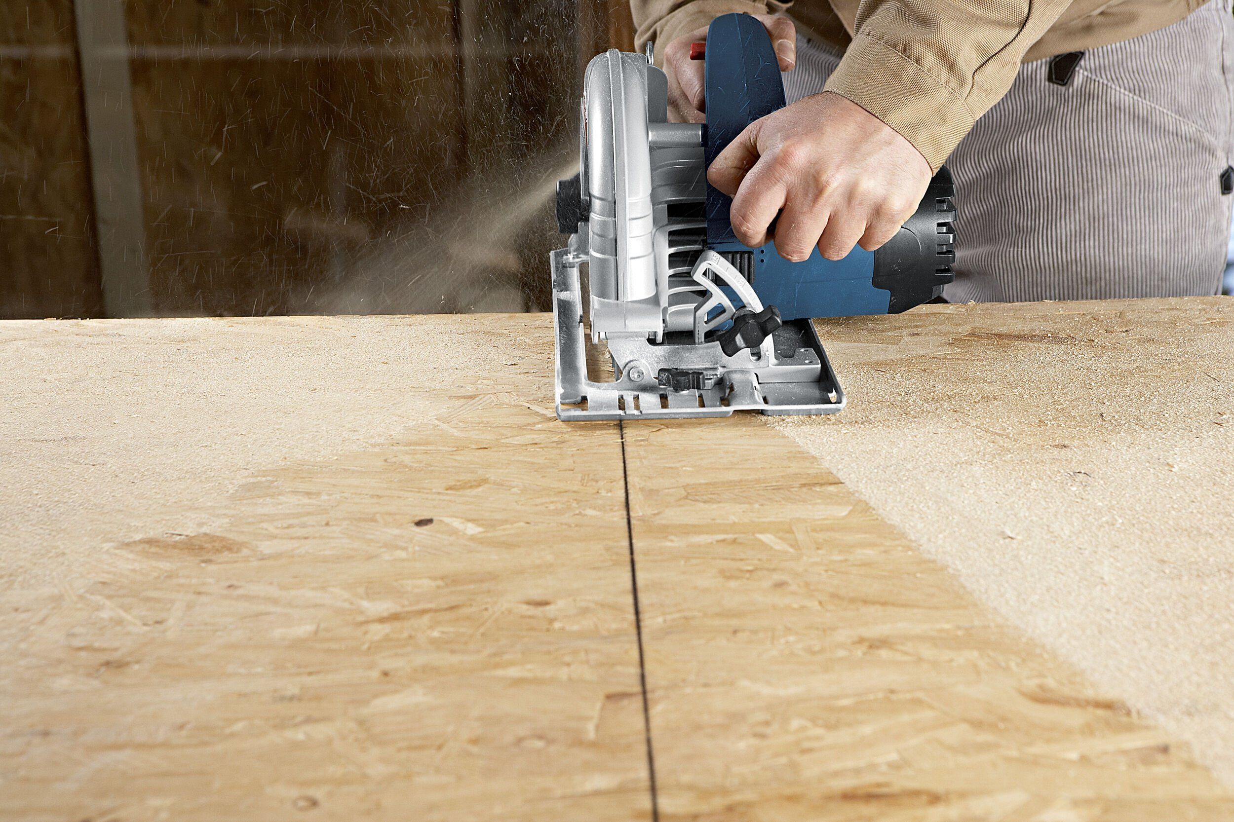 Bosch Professional Handkreissäge GKS 85, Im Karton