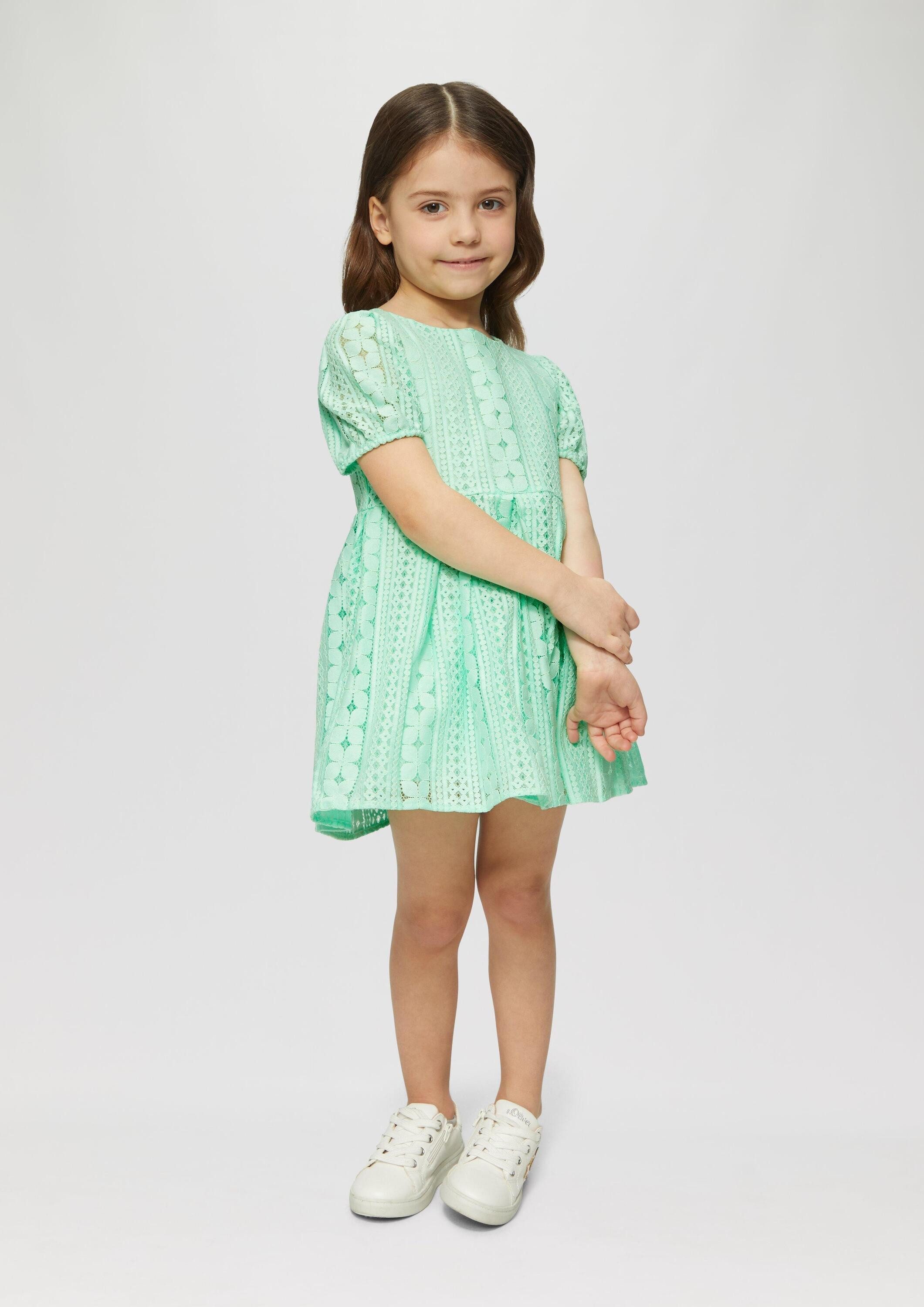 s.Oliver Minikleid Kleid Kurzes Kleid aus Spitze mit elastischen Bündchen an den Ärmeln