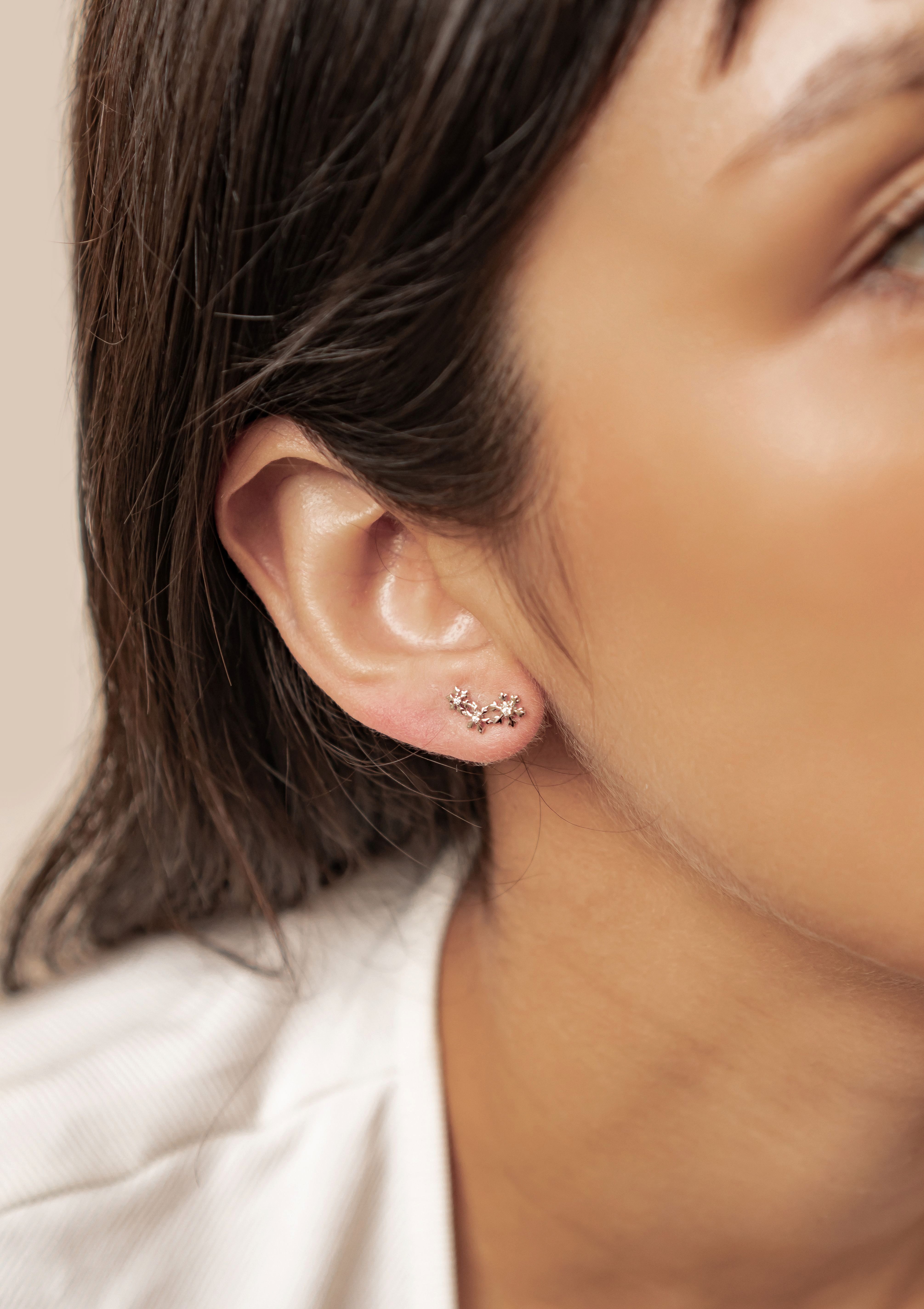 Hey Happiness Paar Ohrstecker Zirkonia Schneeflocken, für Damen & Mädchen, Festliche 925 Silber Damen Ohrringe, vergoldet
