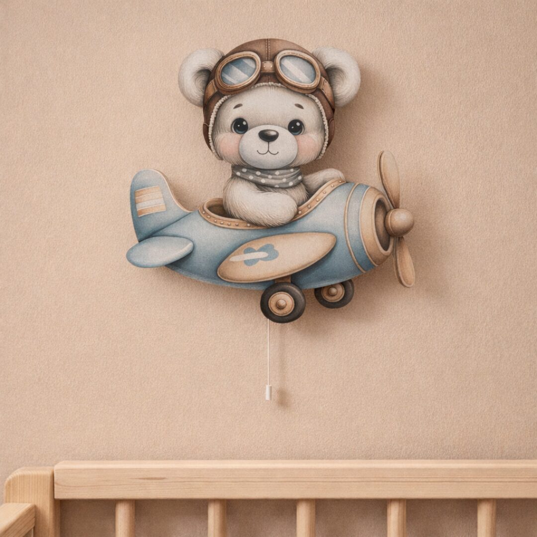 COZYCOLLECTIONS LED Wandleuchte Bär im Flugzeug LED-Wandnachtlicht, LED, Warmweiß, Montessori-inspiriertes Nachtlicht für ruhige Abendrituale