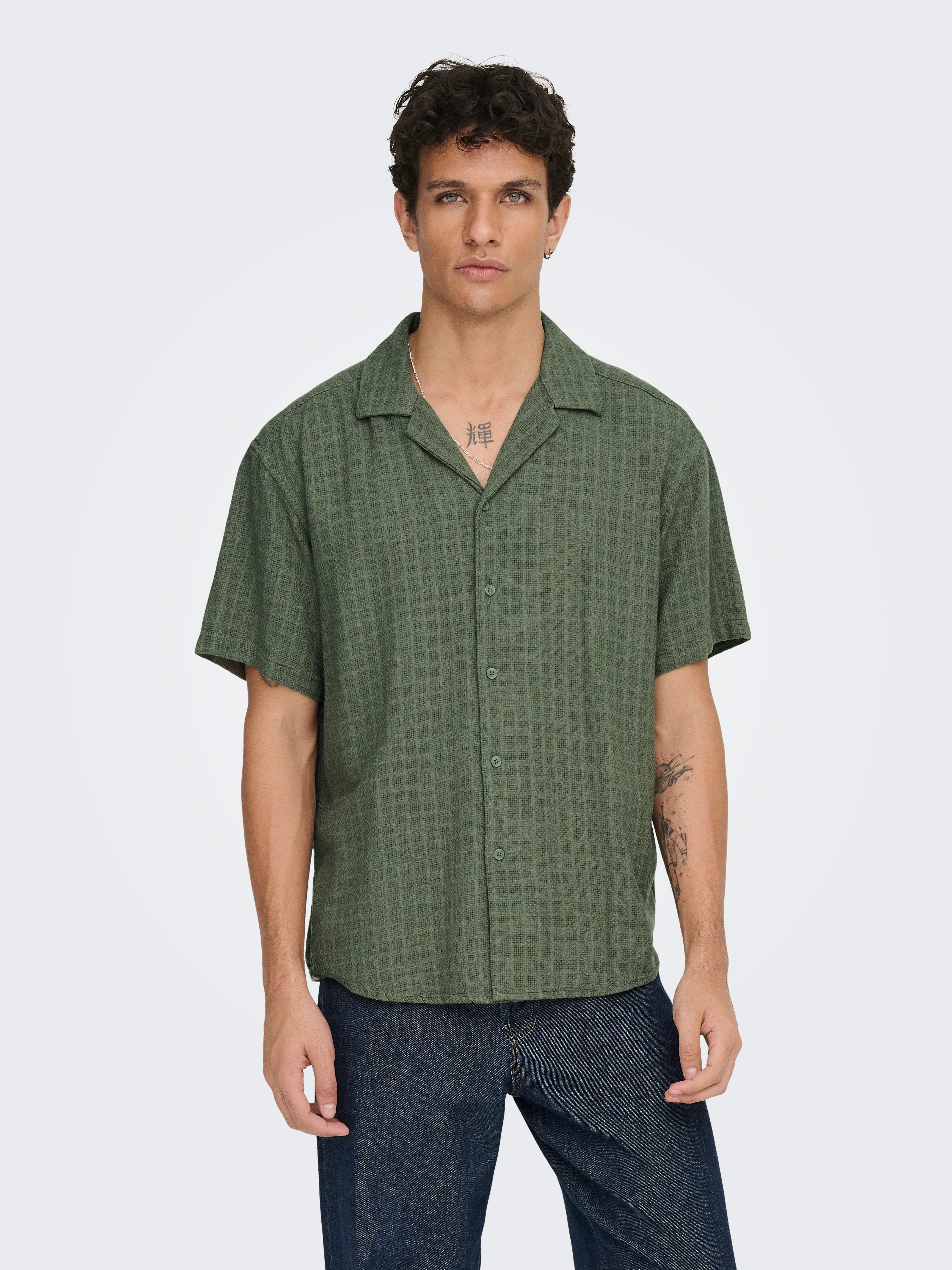 ONLY & SONS Kurzarmhemd ONSLATHAM RLXSS RESORT LINEN STRUC 0257 Viskose mit Leinen, normal geschnitten