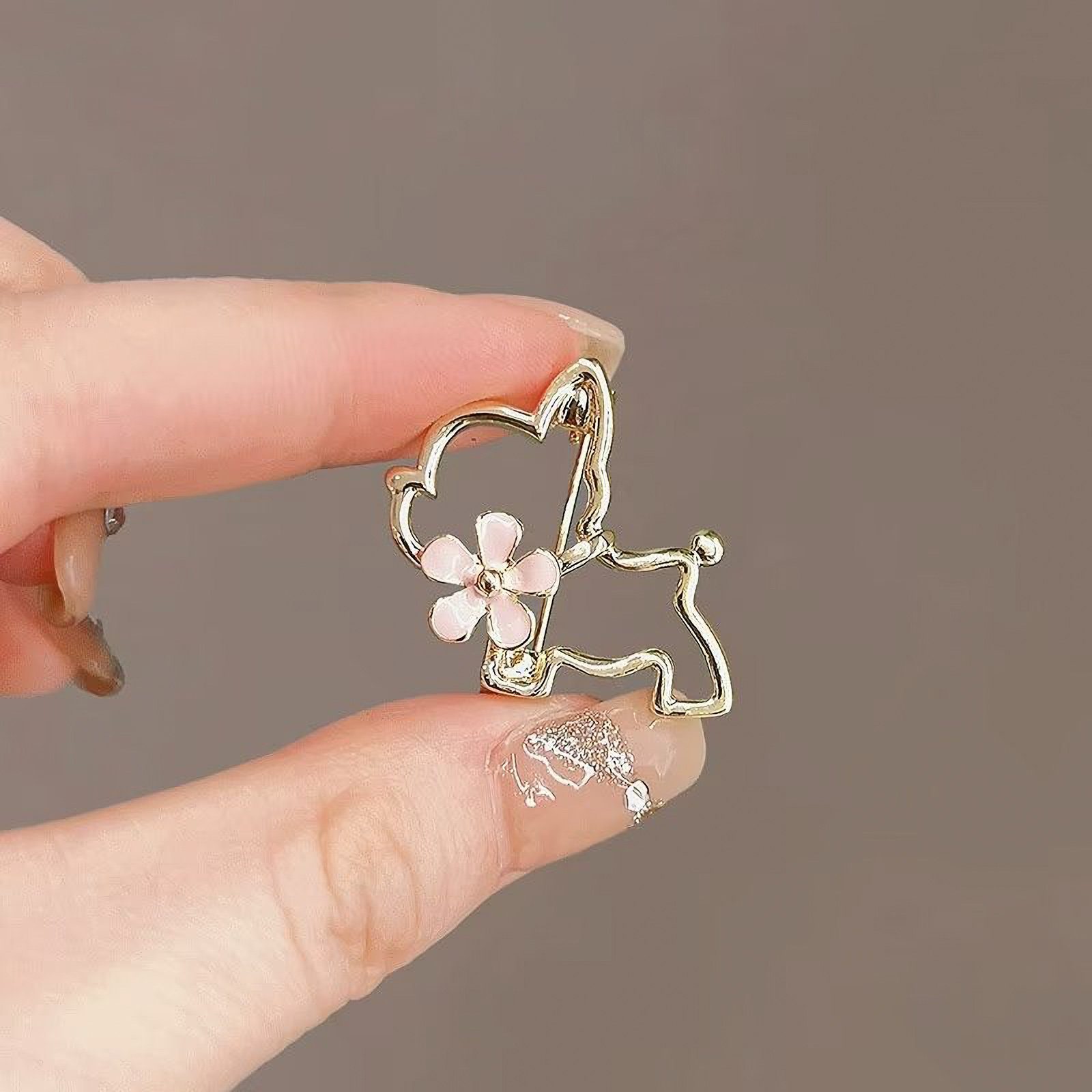MayTree Brosche "Hündchen mit in Metallbrosche Blume" Hundes (Stück), Form eines