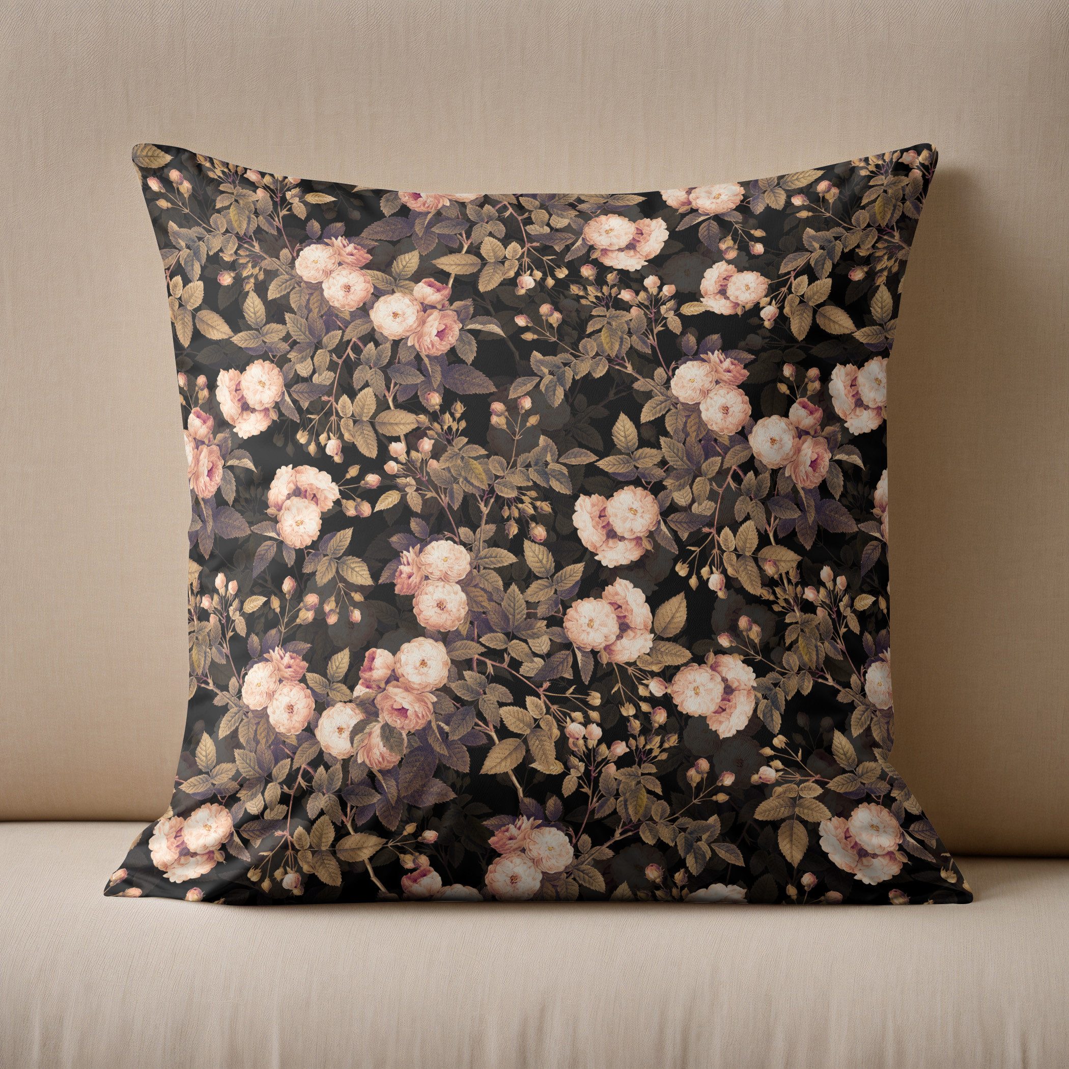 raxxa Dekokissen "Die Renaissance der antiken Rosenmuster"