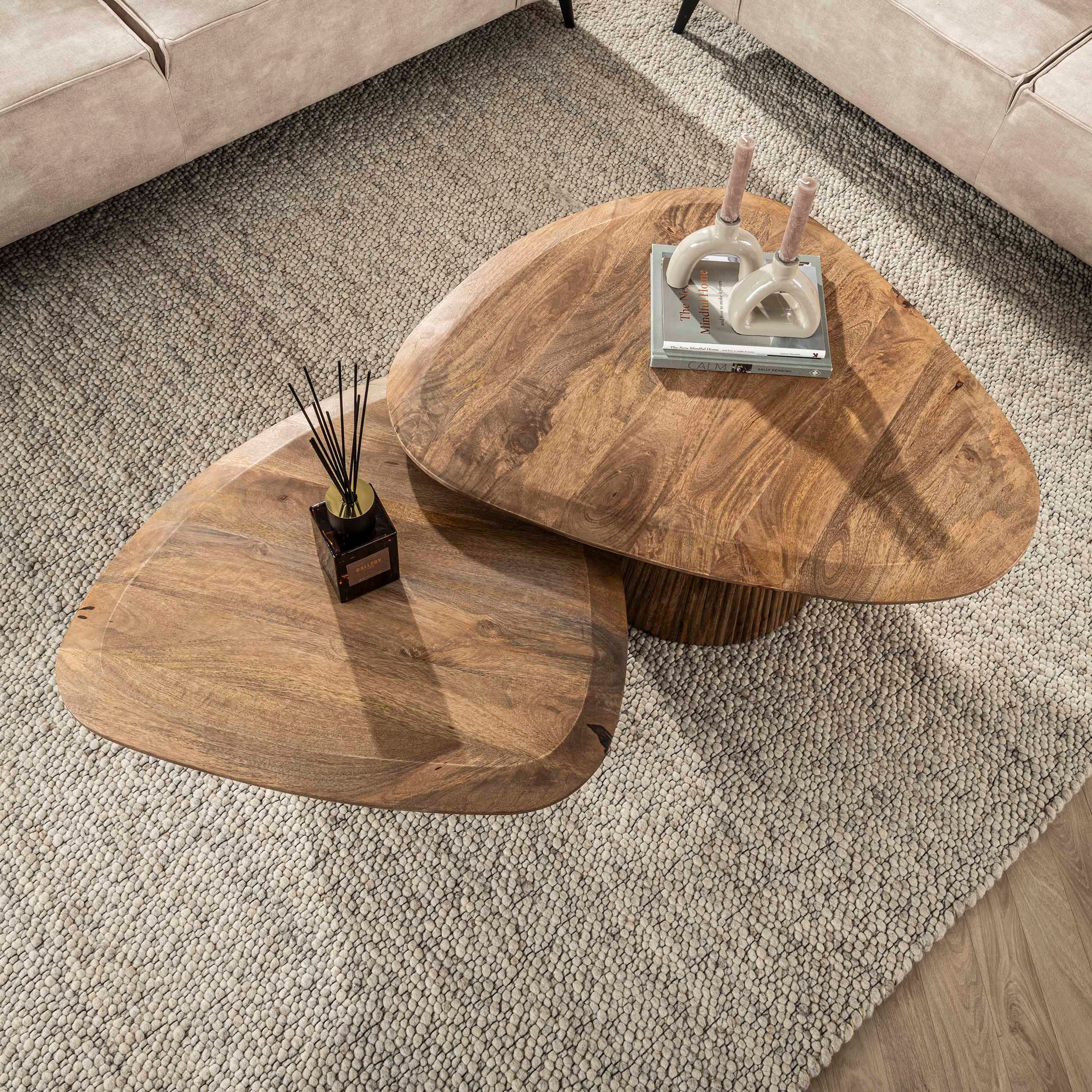 Sitheim-Europe Couchtisch Couchtisch Wave dreieckig Set aus 2 / Massiv Mango (2-St., 2er Set)