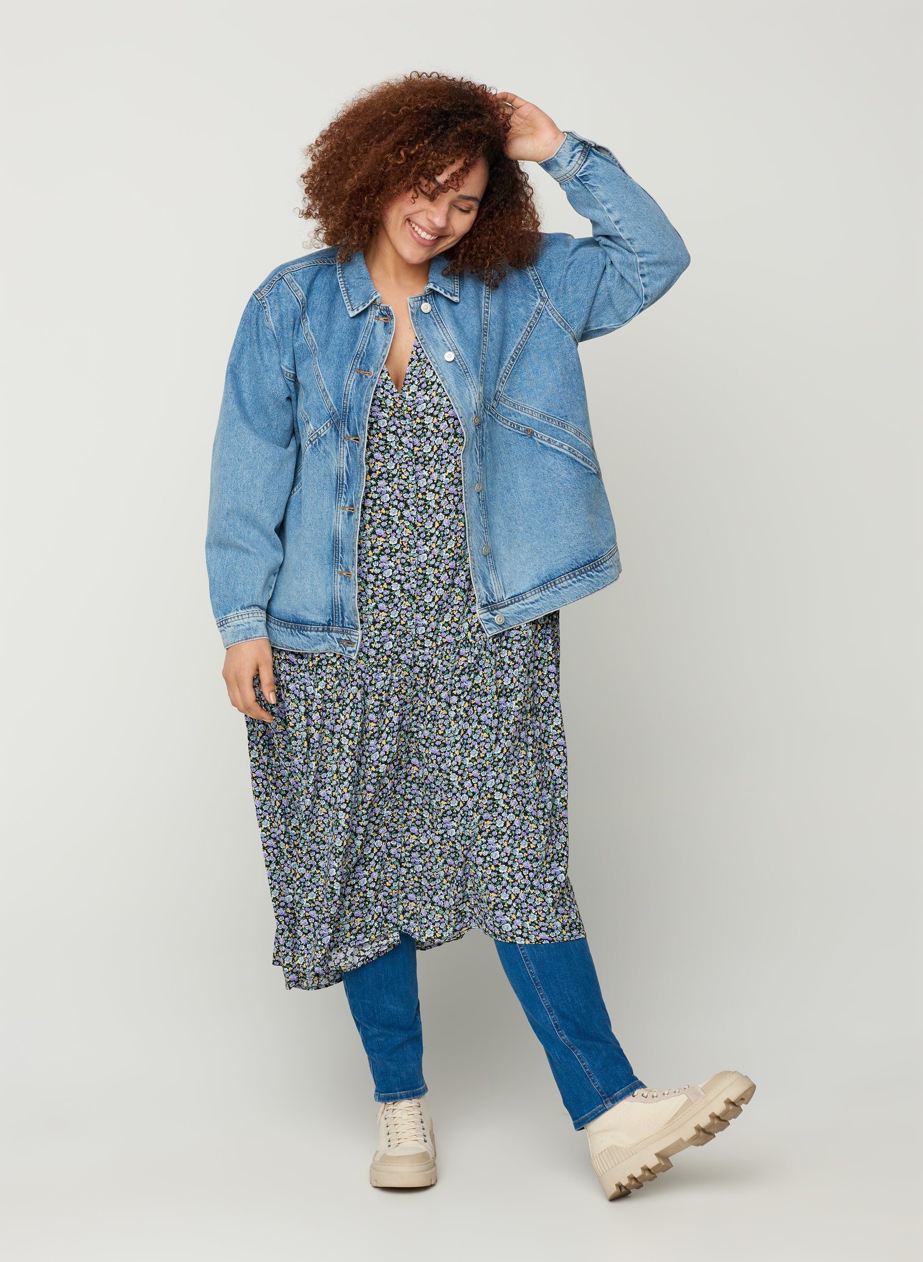 Zizzi Jeansjacke Große Größen Damen Hellblaue Baumwolljacke mit Knöpfen und  Kragen online kaufen | OTTO