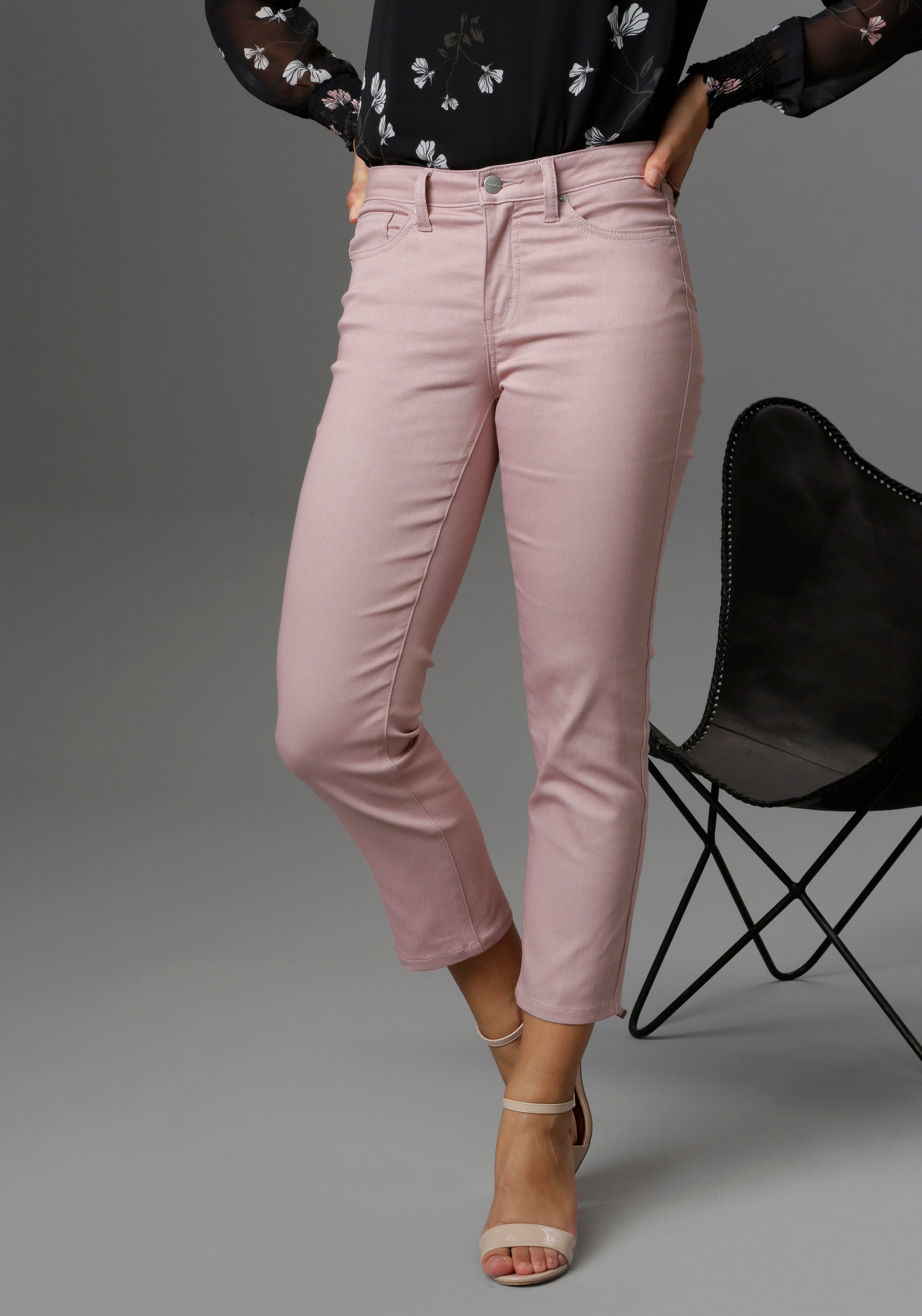 verkürzter Aniston mauve cropped Straight-Jeans Länge SELECTED in