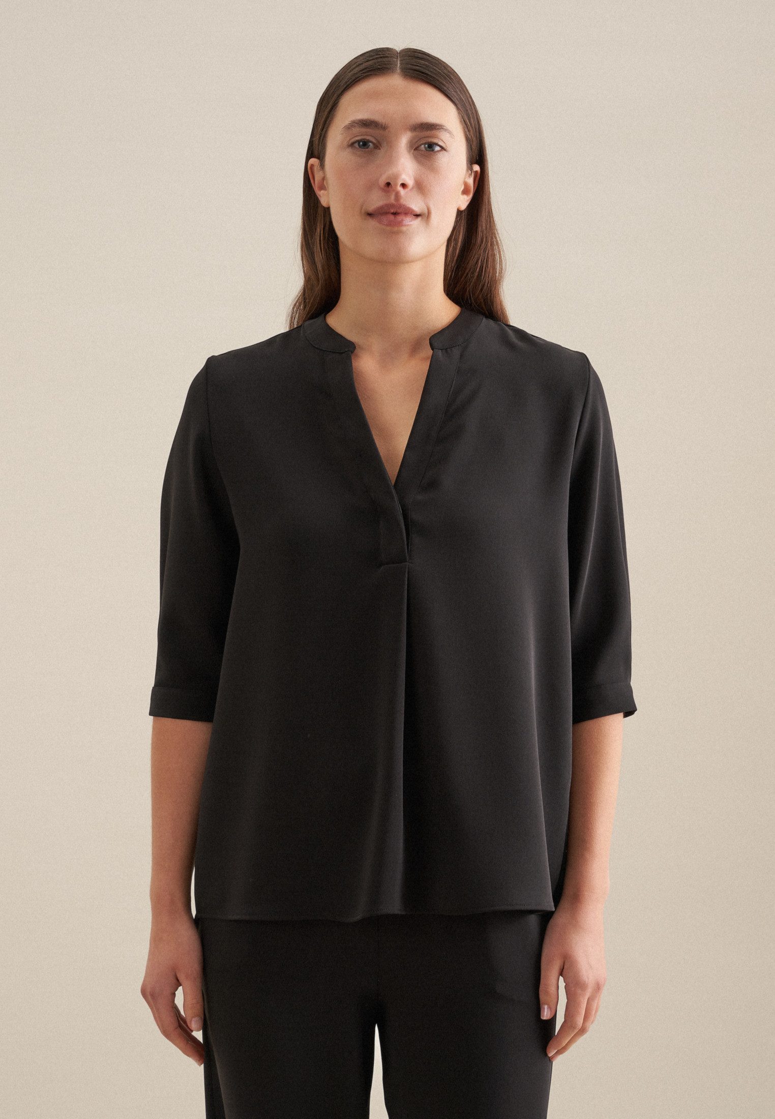Klassische Bluse Schwarze Rose