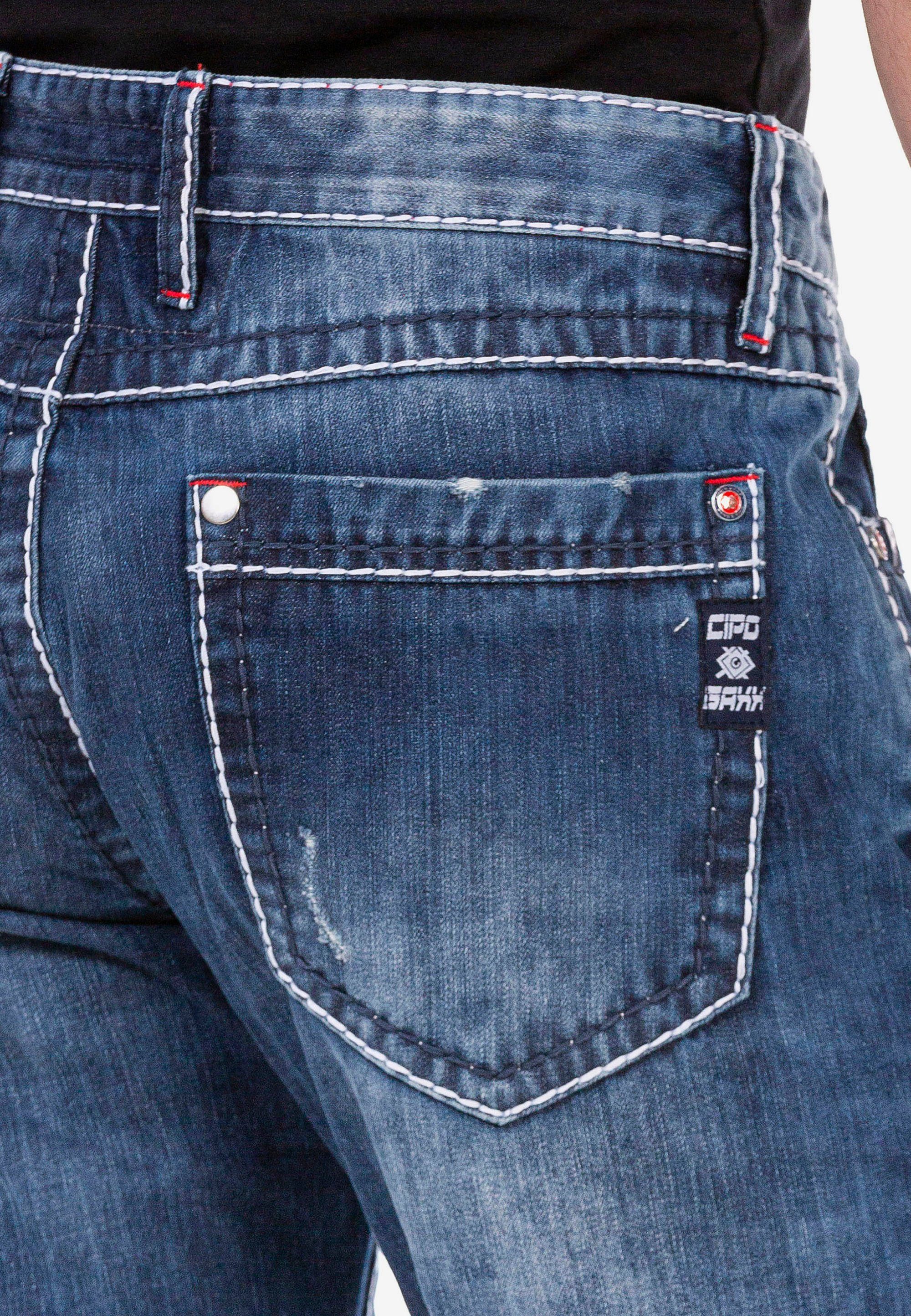 Cipo & Baxx Bequeme Jeans Used-Elementen mit trendigen