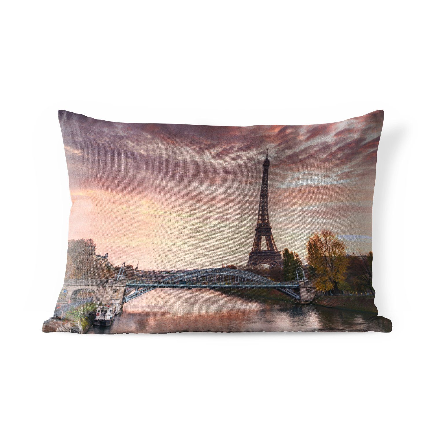 MuchoWow Dekokissen Ein wunderschöner orangefarbener Himmel über dem Eiffelturm in Paris, Outdoor-Dekorationskissen, Polyester, Dekokissenbezug, Kissenhülle