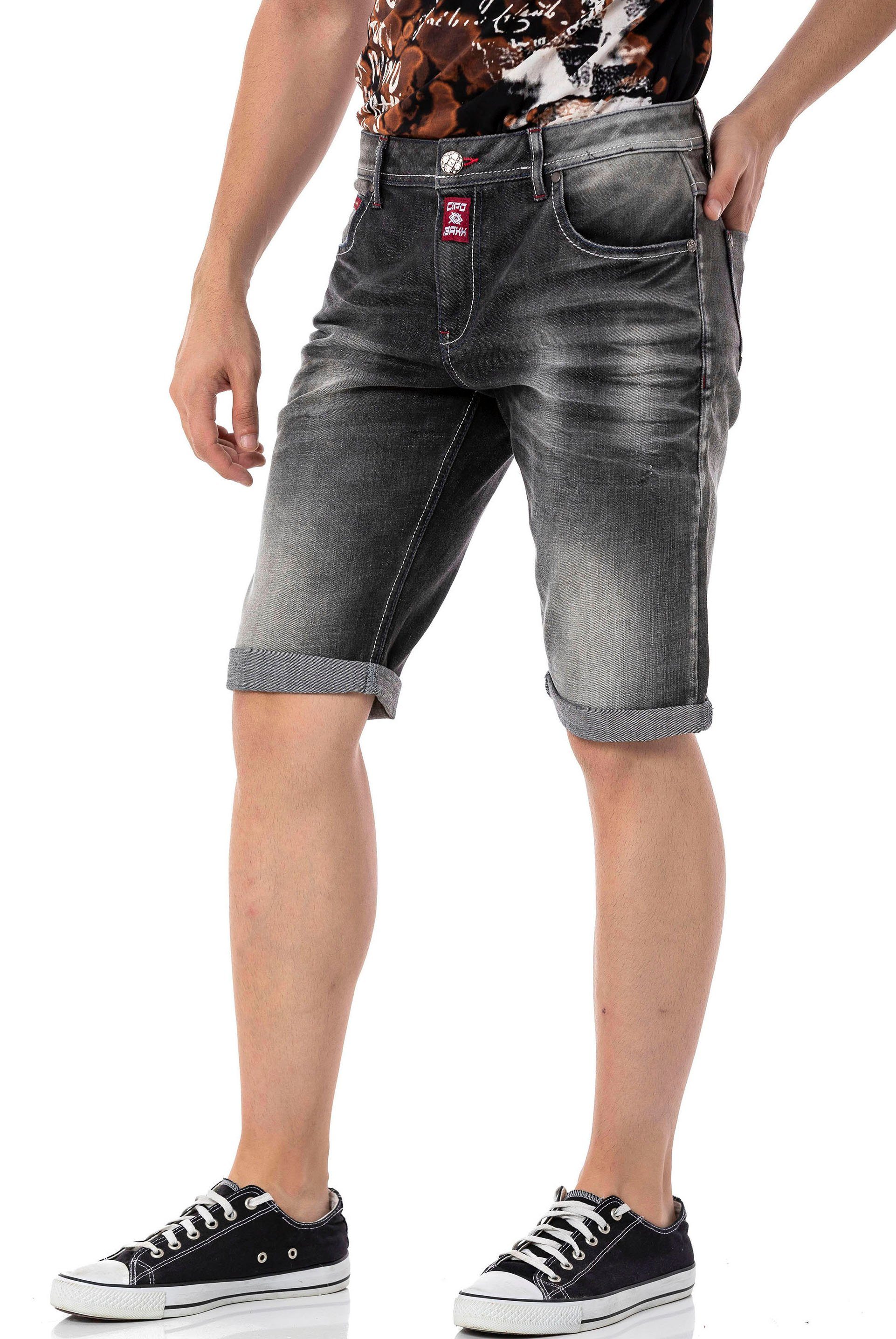 Cipo Jeansshorts black used Baxx &