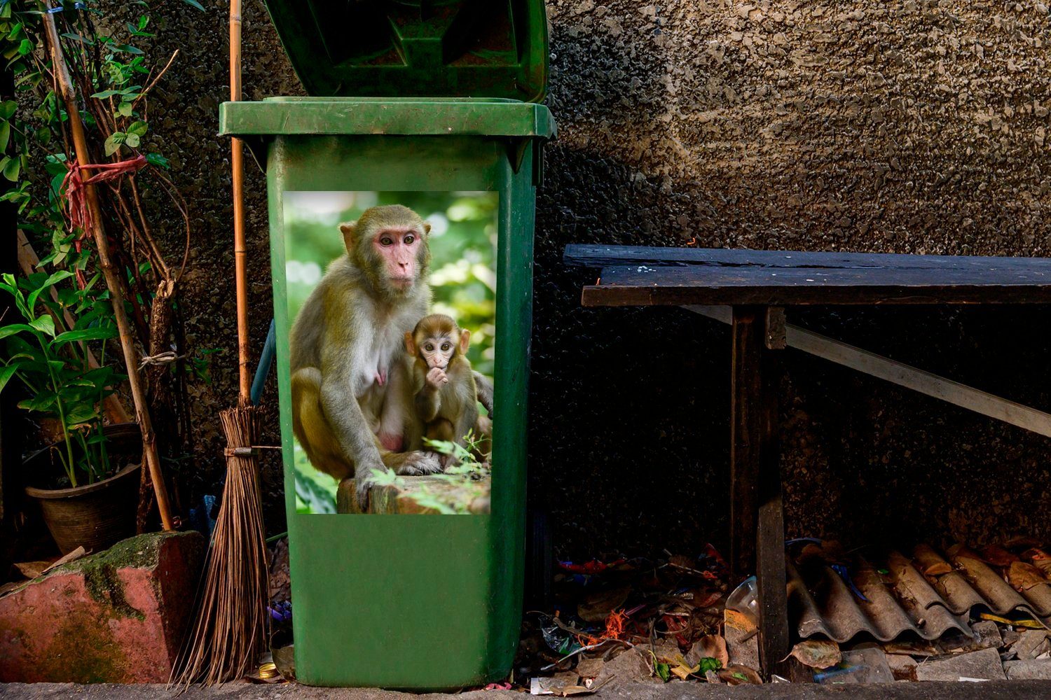 MuchoWow Wandsticker Abfalbehälter Natur Sticker, Mülltonne, - Baumstamm Dschungel Mülleimer-aufkleber, St), (1 Container, - Affe - - Tiere