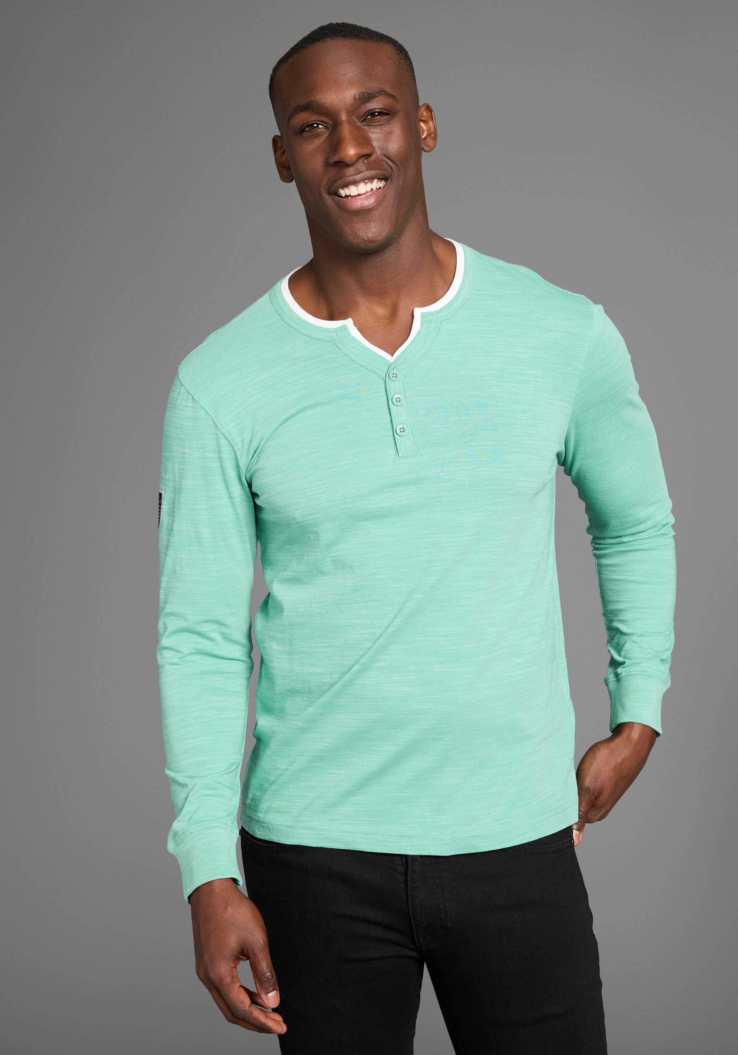 DELMAO Henleyshirt Langarm, melierte Optik, Henleykragen, aus Baumwollmisch günstig online kaufen