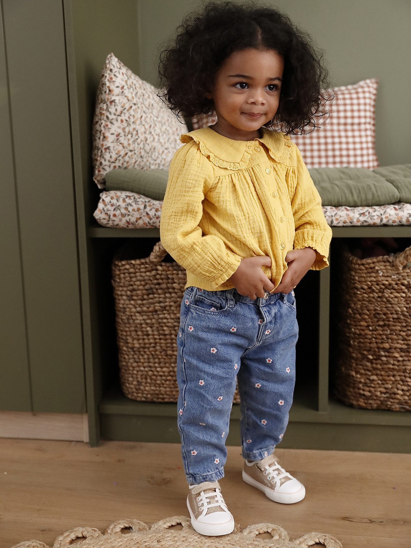 vertbaudet Regular-fit-Jeans Baby Mom-Jeans mit Stickerei Stickerei – Bild 5 von 5
