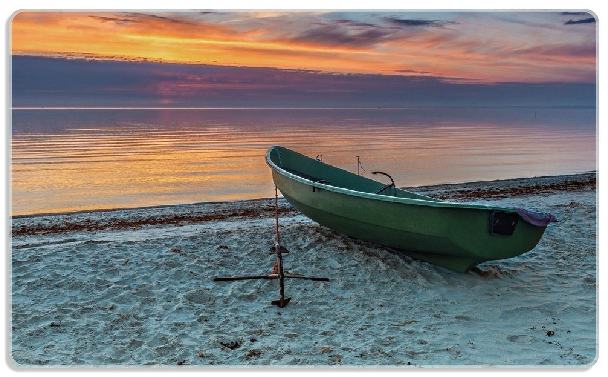 Wallario Frühstücksbrett Einsames Fischerboot mit Anker am Strand, ESG-Sicherheitsglas, (inkl. rutschfester Gummifüße 4mm, 1-St), 14x23cm | Frühstücksbrettchen