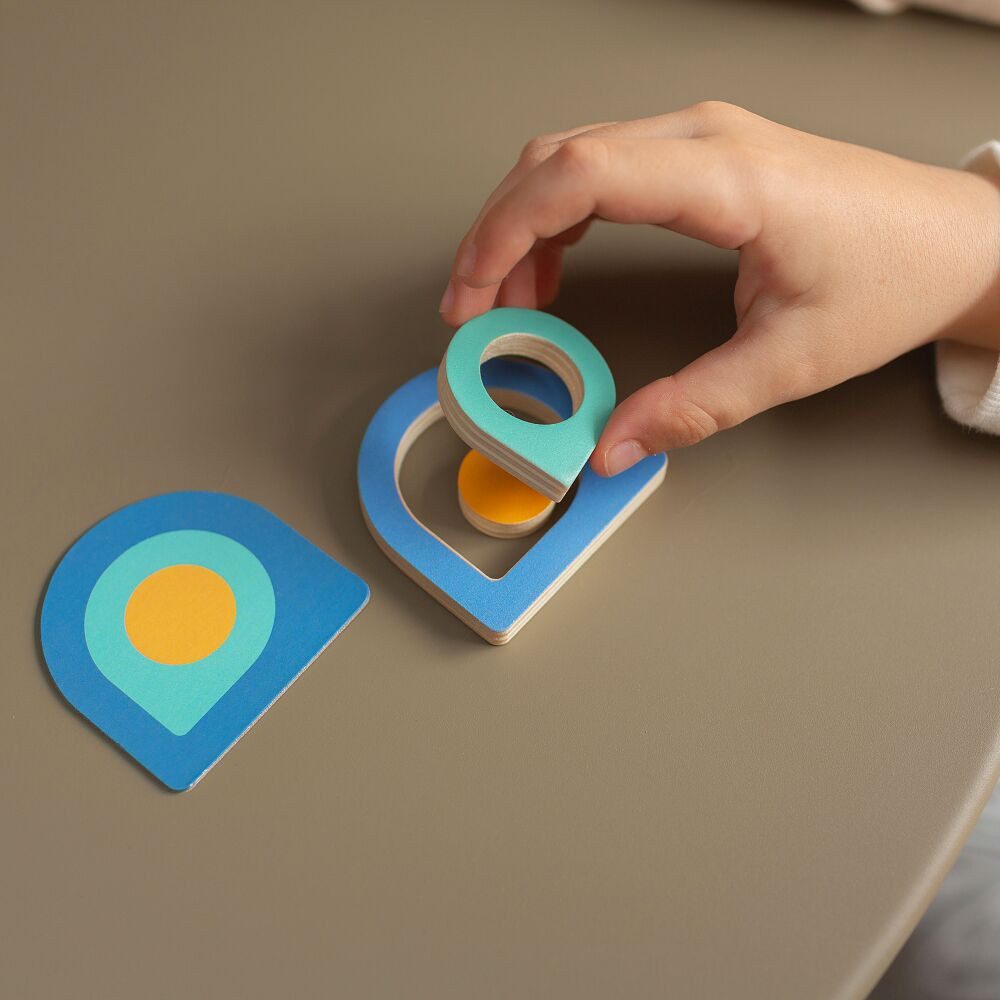 BS Toys Lernspielzeug Gedächtnisspiel 3 Shape Memo, Fördert spielerisch die Gedächtnisleistung