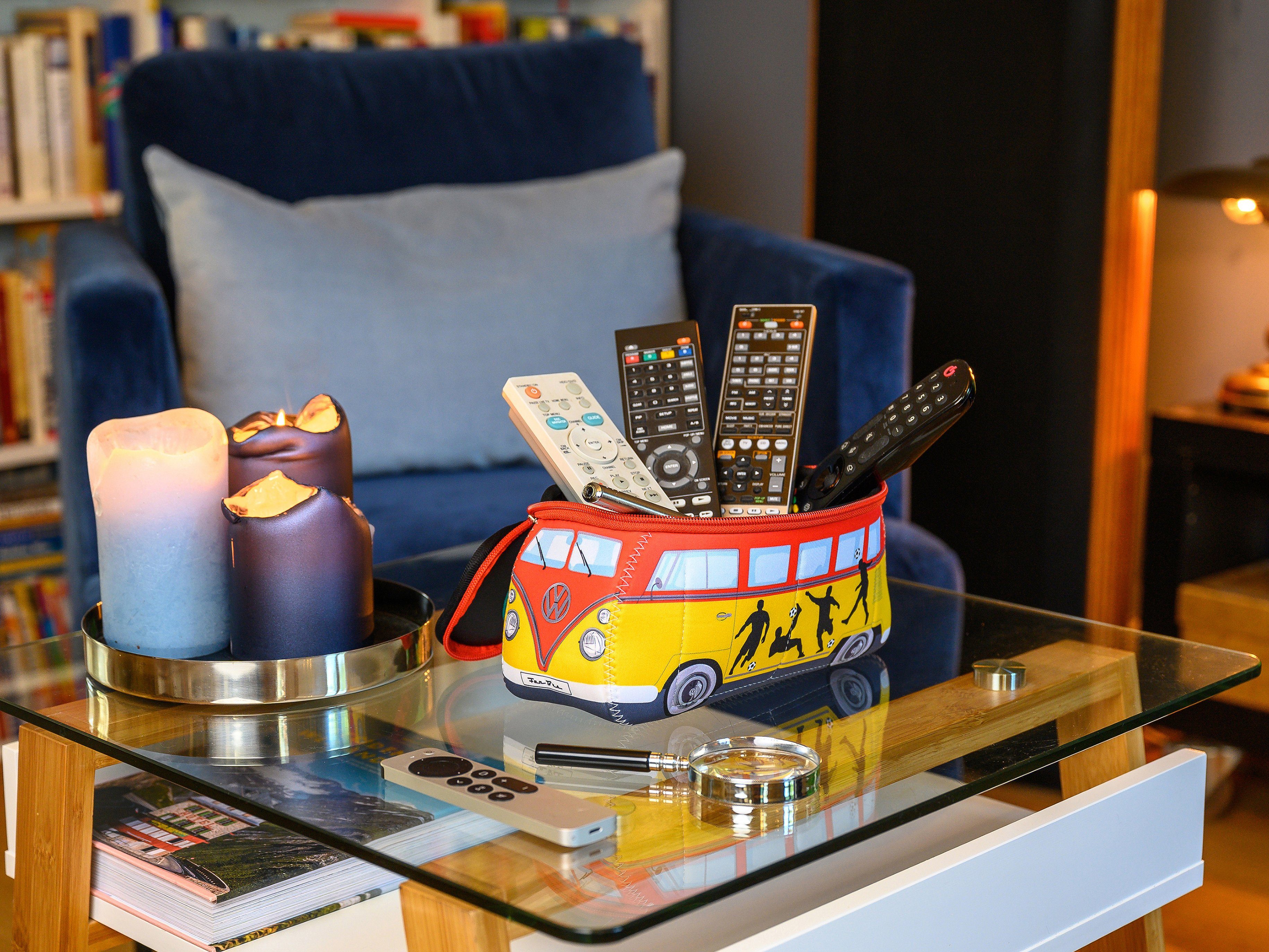 VW Collection by BRISA Kulturbeutel Volkswagen Neopren Schminktasche, Reisebeutel, funktionale Kosmetiktasche im Fußball Design, 23x11x8 cm