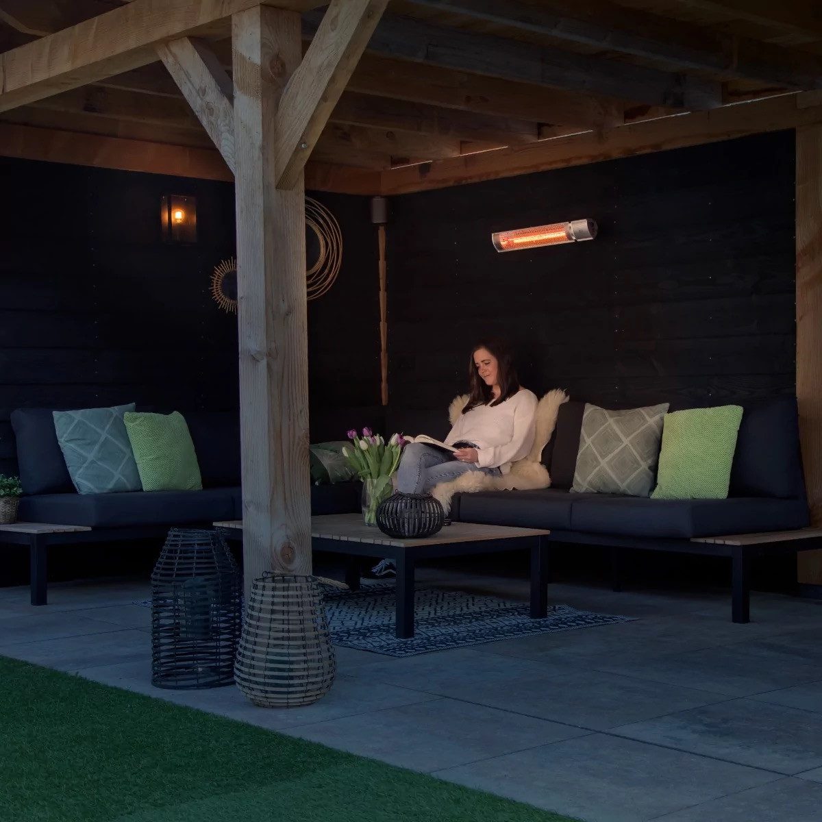 VONROC Heizstrahler Terrasse Infrarot Wandmontage - Terassenheizung elektrisch, Terrassenstrahler [Lowglare Röhre] für Sekundenschnelle Wärme