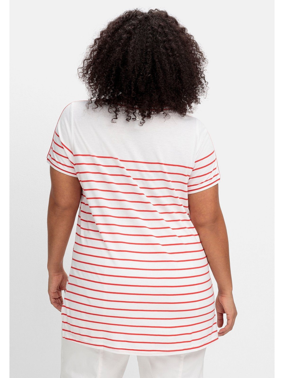 der auf Sheego T-Shirt Zierband mit Große Größen gemustert Schulter rot