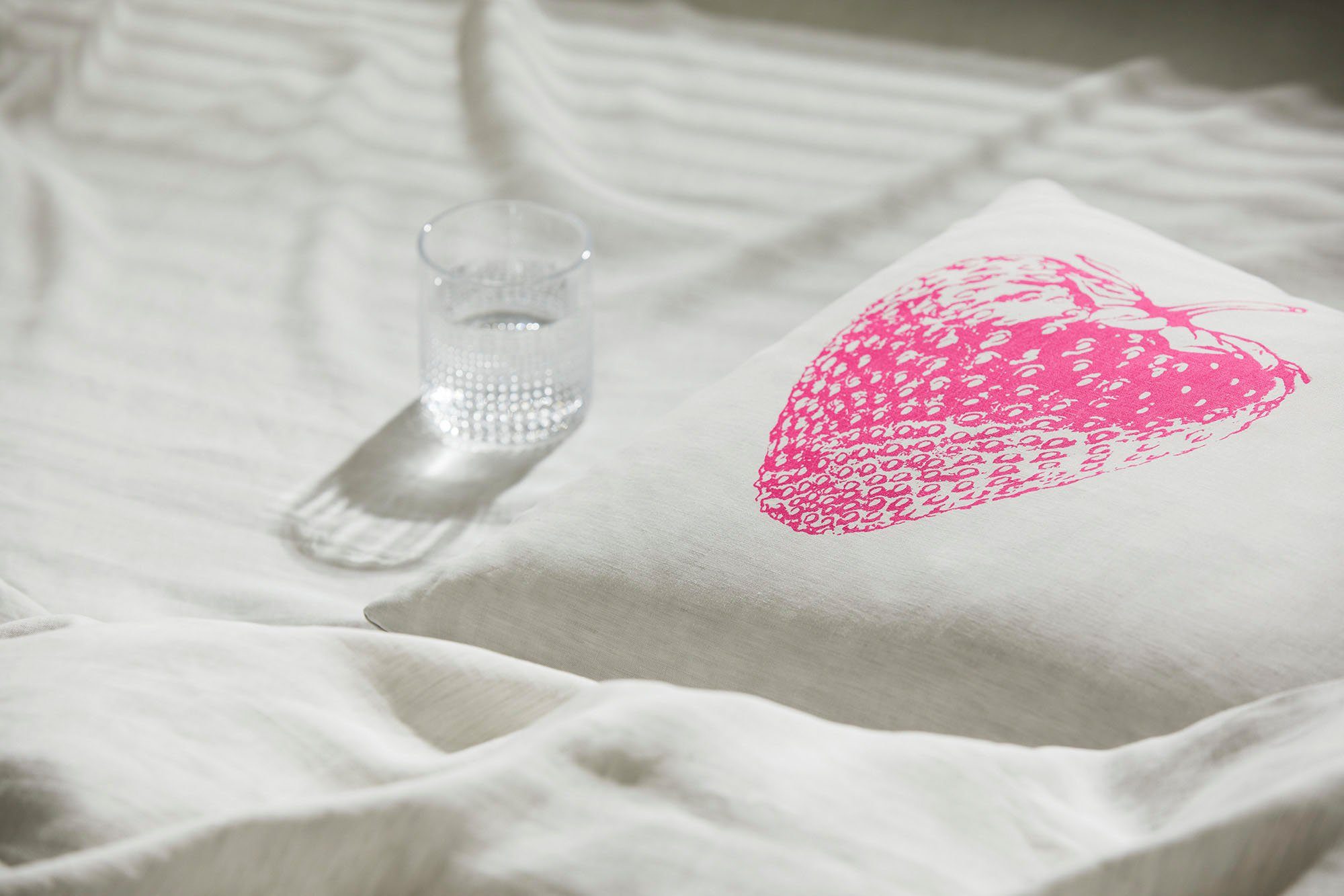 Elegante Bettwäsche Erdbeere, Halbleinen, 2 teilig, angenehmes Hautgefühl