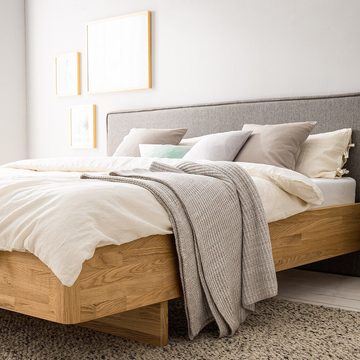 Main Möbel Massivholzbett Bett mit Polsterkopfteil 180x200cm 'Marisa' Wildeiche massiv