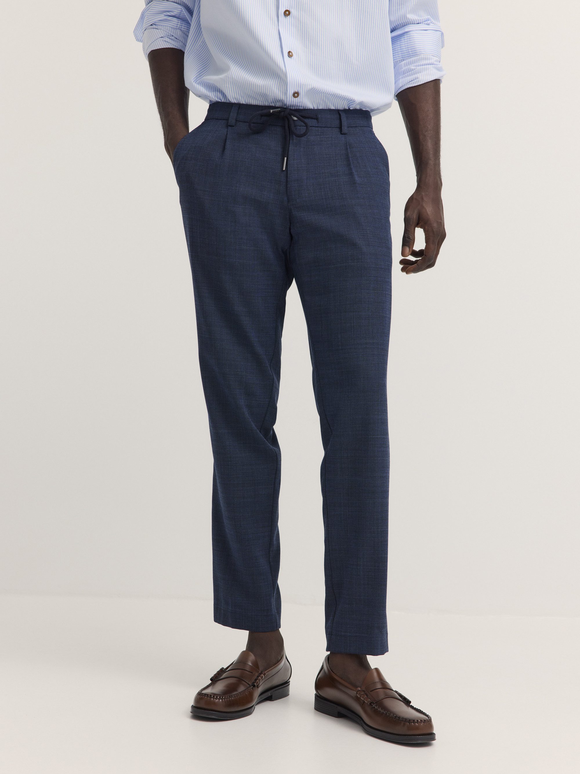bugatti Bundfaltenhose Superior touch mit Stretch und easy-care Funktion