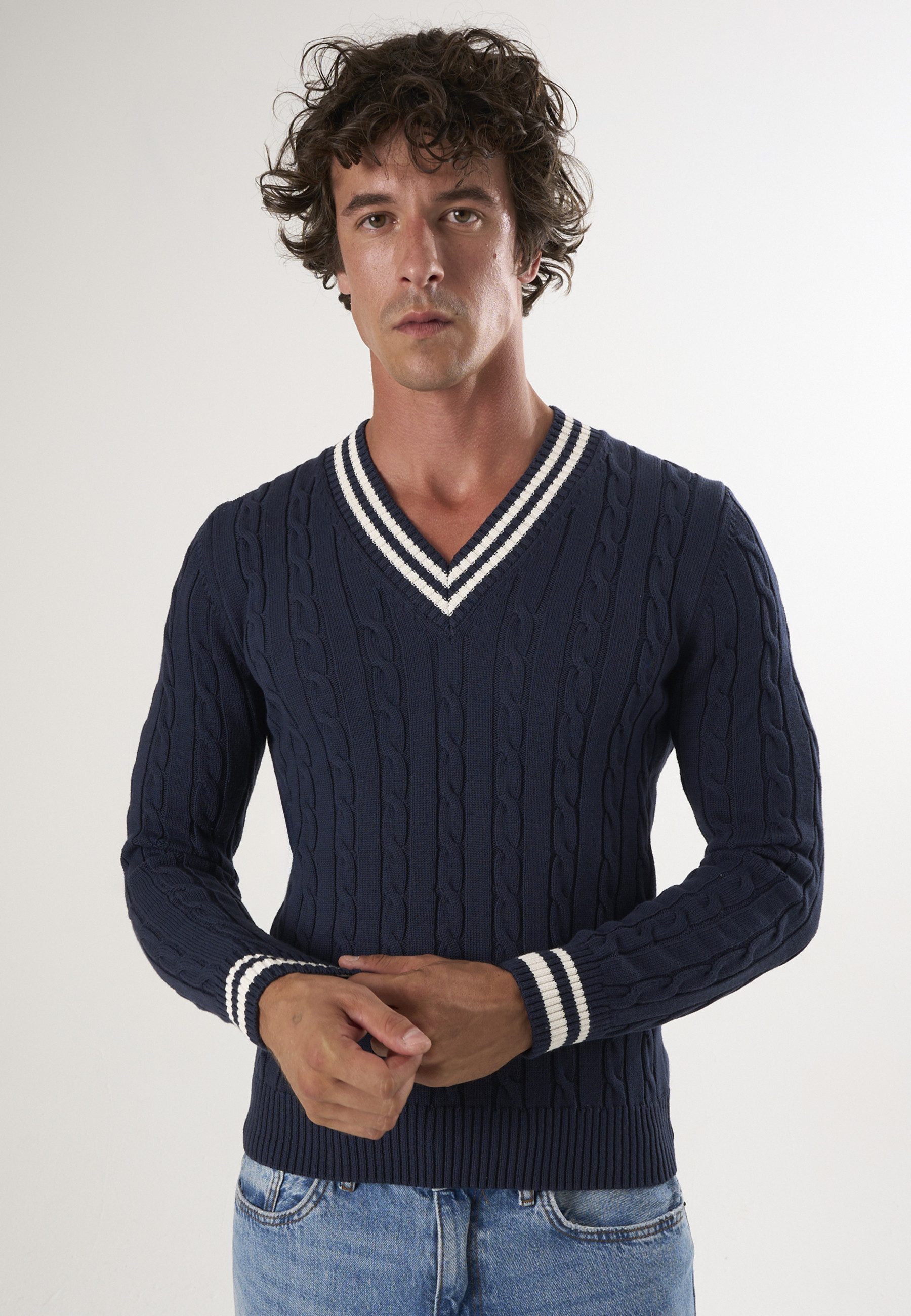 Felix Hardy V-Ausschnitt-Pullover Basic-Pullover mit V-Ausschnitt und Zopfmuster