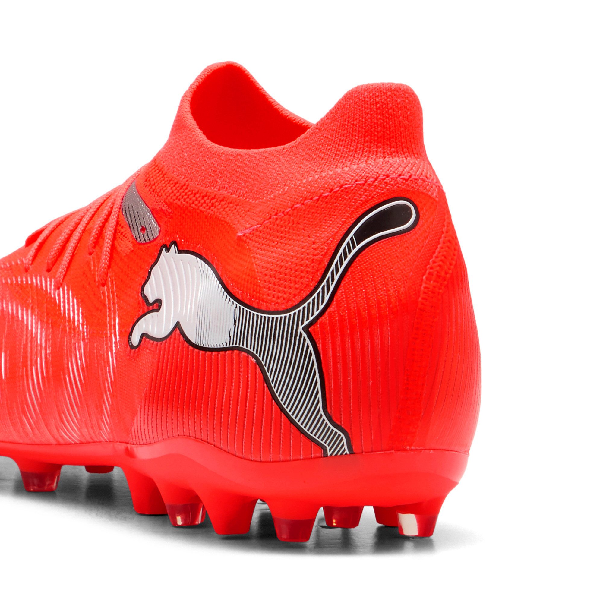 PUMA FUTURE 9 MATCH MG Fußballschuh für Kunstrasenplätze, knöchelhohe Schuhhöhe, mit Schnürung