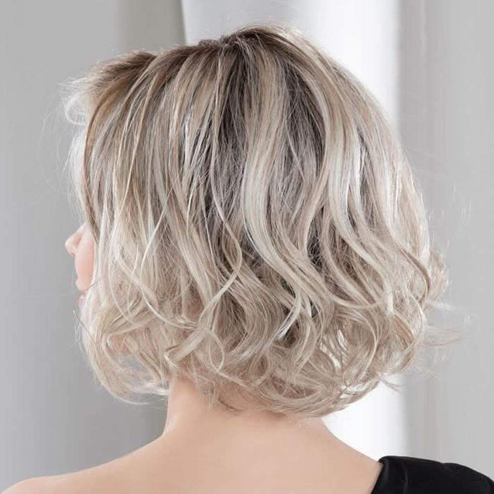 Ellen Wille Kunsthaarperücke Ellen Wille Stella Mono Part, Mit Extended Lace Front und Mono Part für einen natürlichen Look.