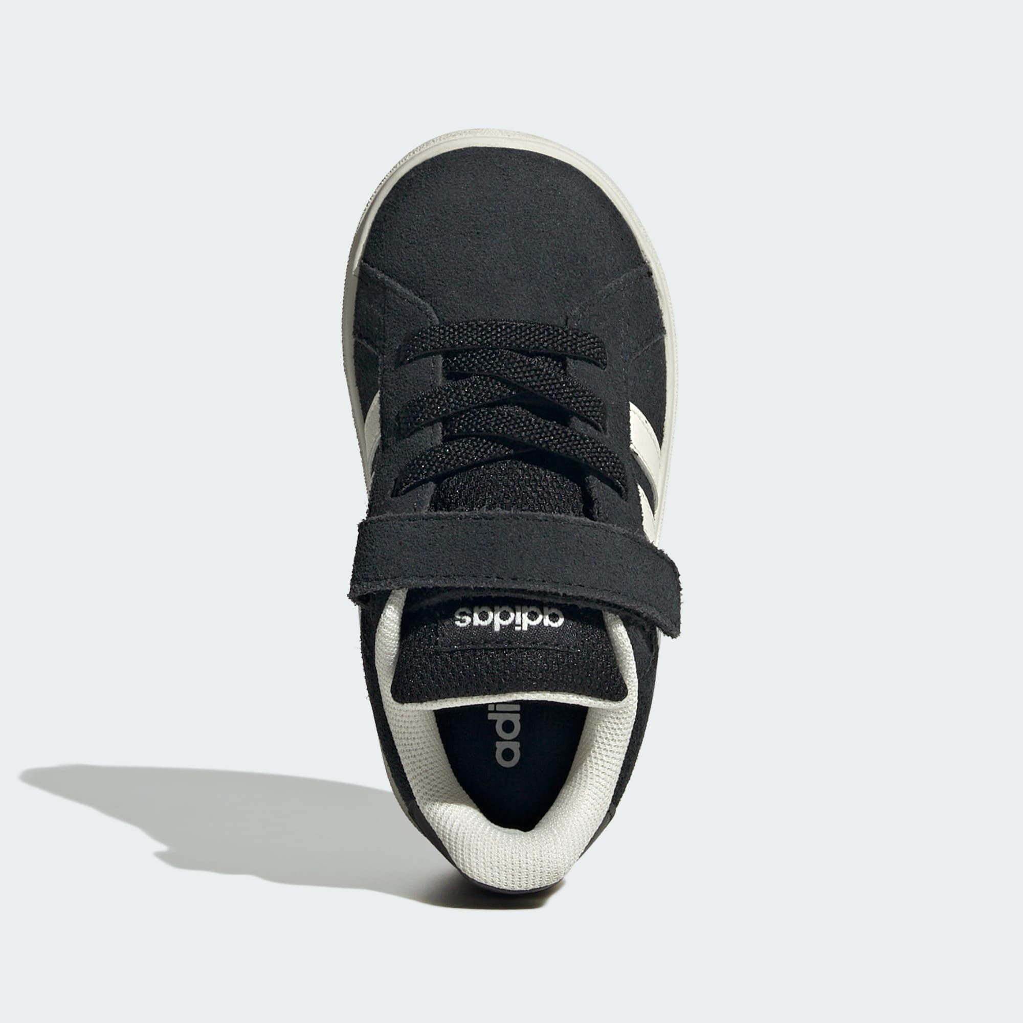 Core Black / Off White / Cloud White